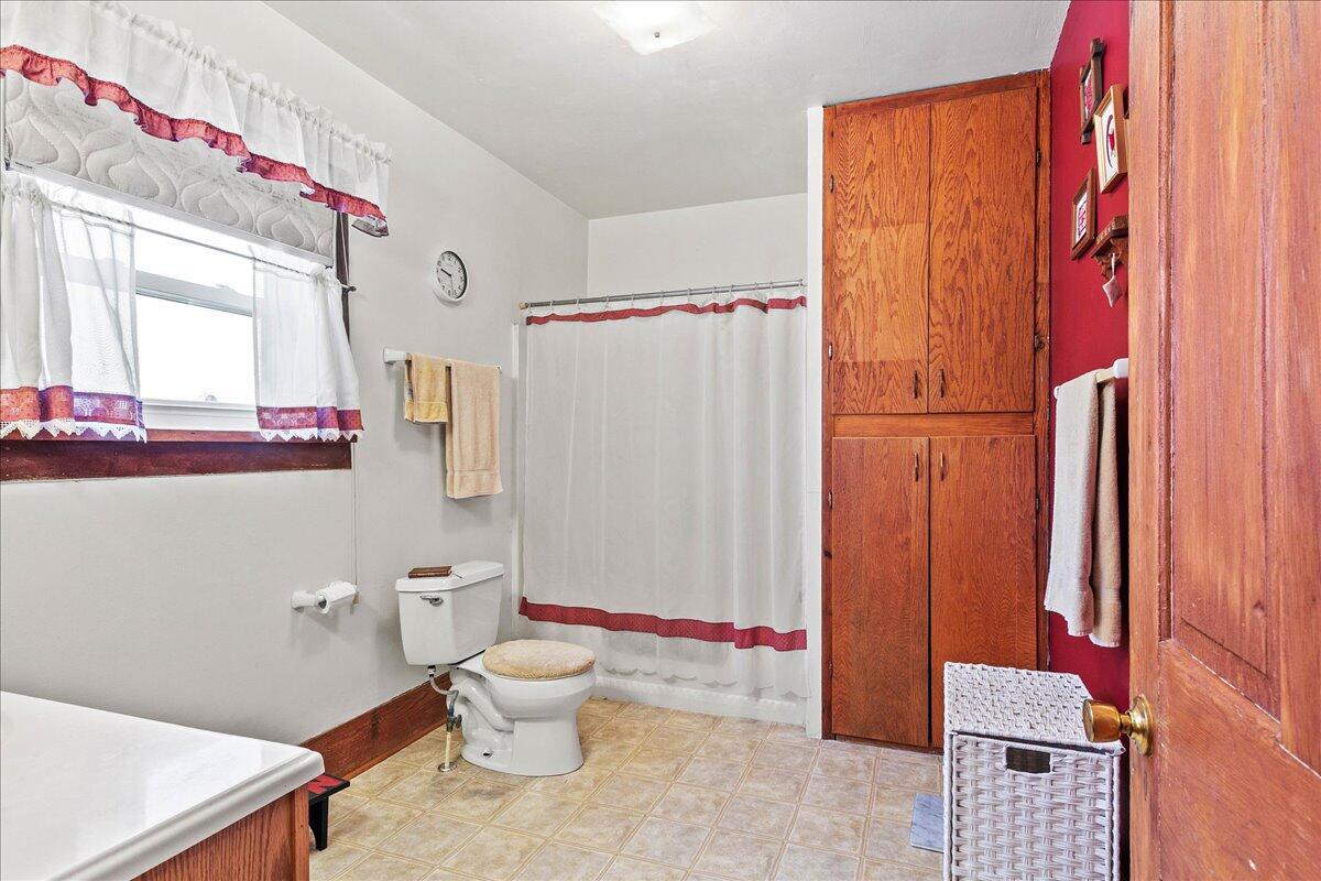 17683 OH-117, Waynesfield, Ohio 45896