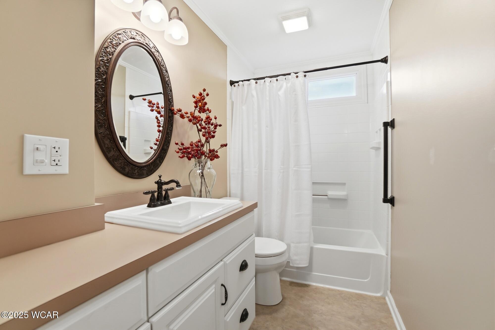 900 Front Street, Alger, Ohio