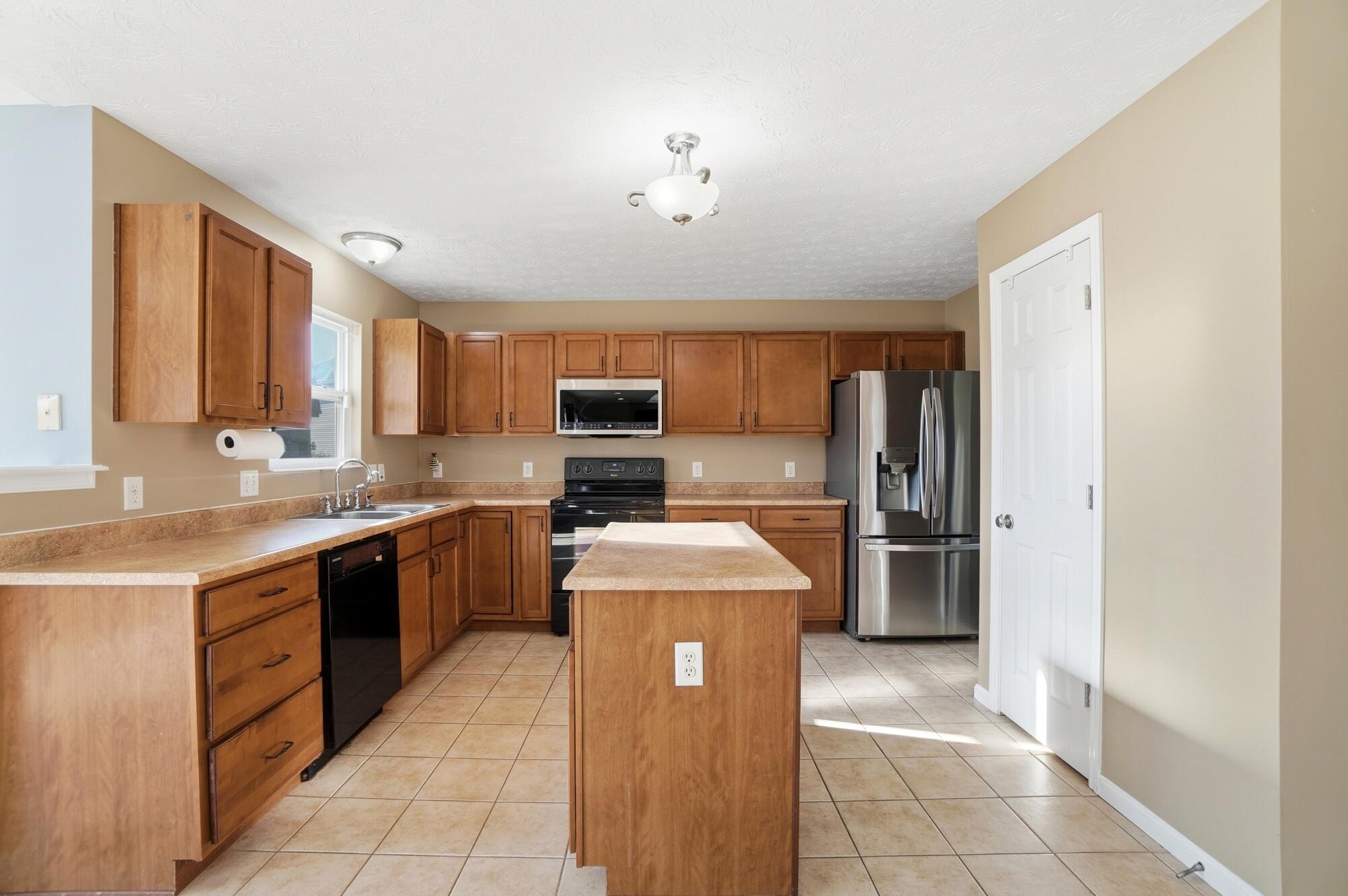 6906 Buell Lane, Dayton, Ohio 45424