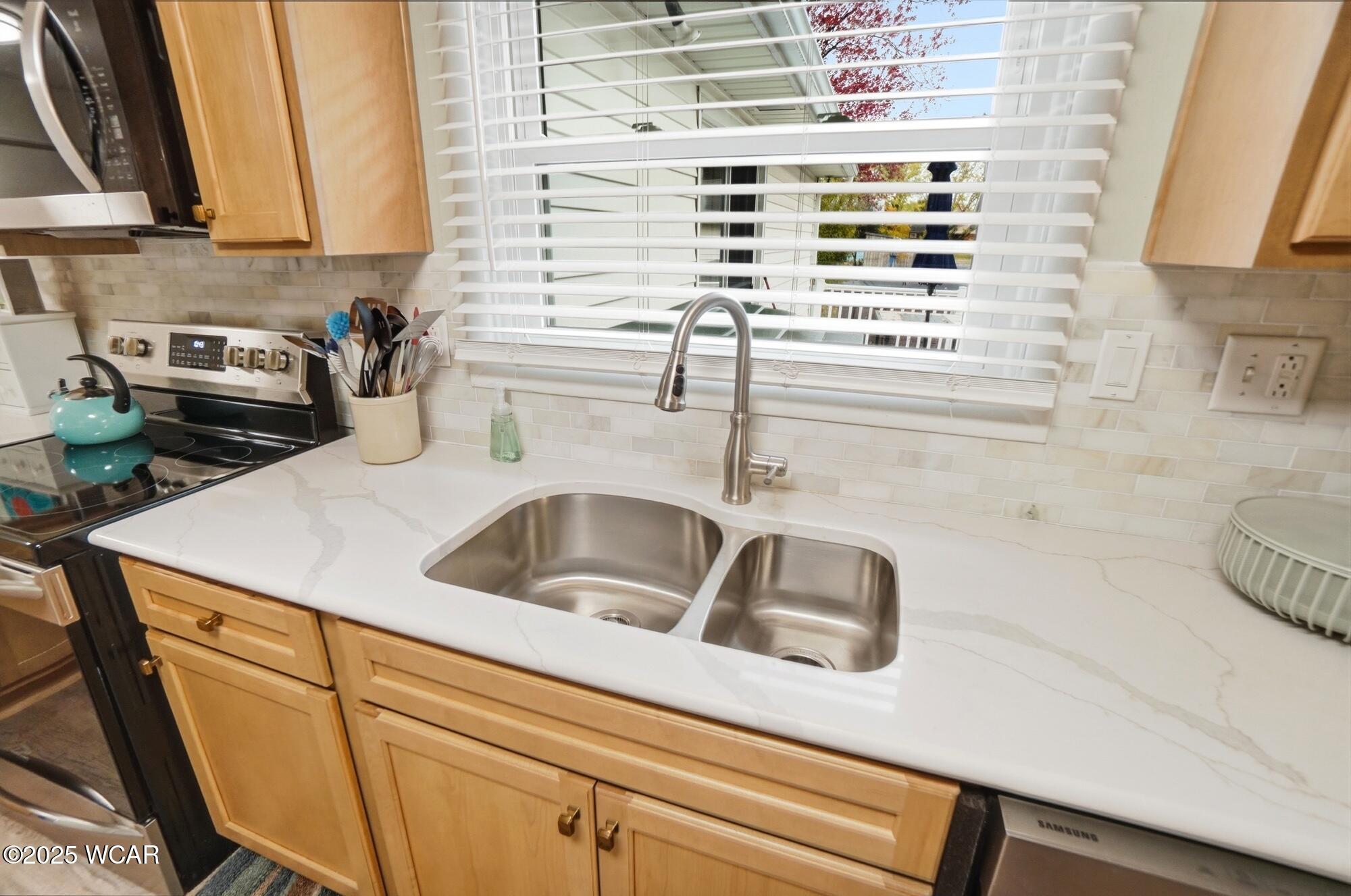 1008 Eastview Drive, Findlay, Ohio