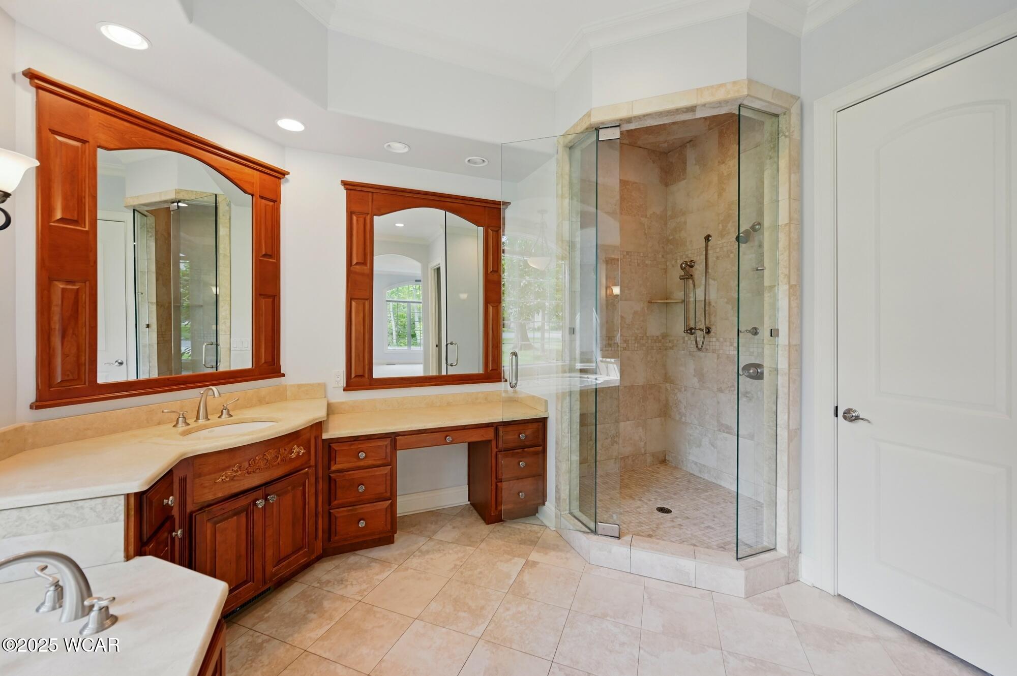 7 Estate Drive, Lima, Ohio