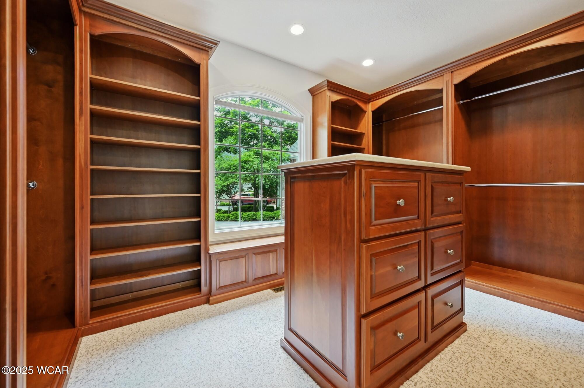 7 Estate Drive, Lima, Ohio