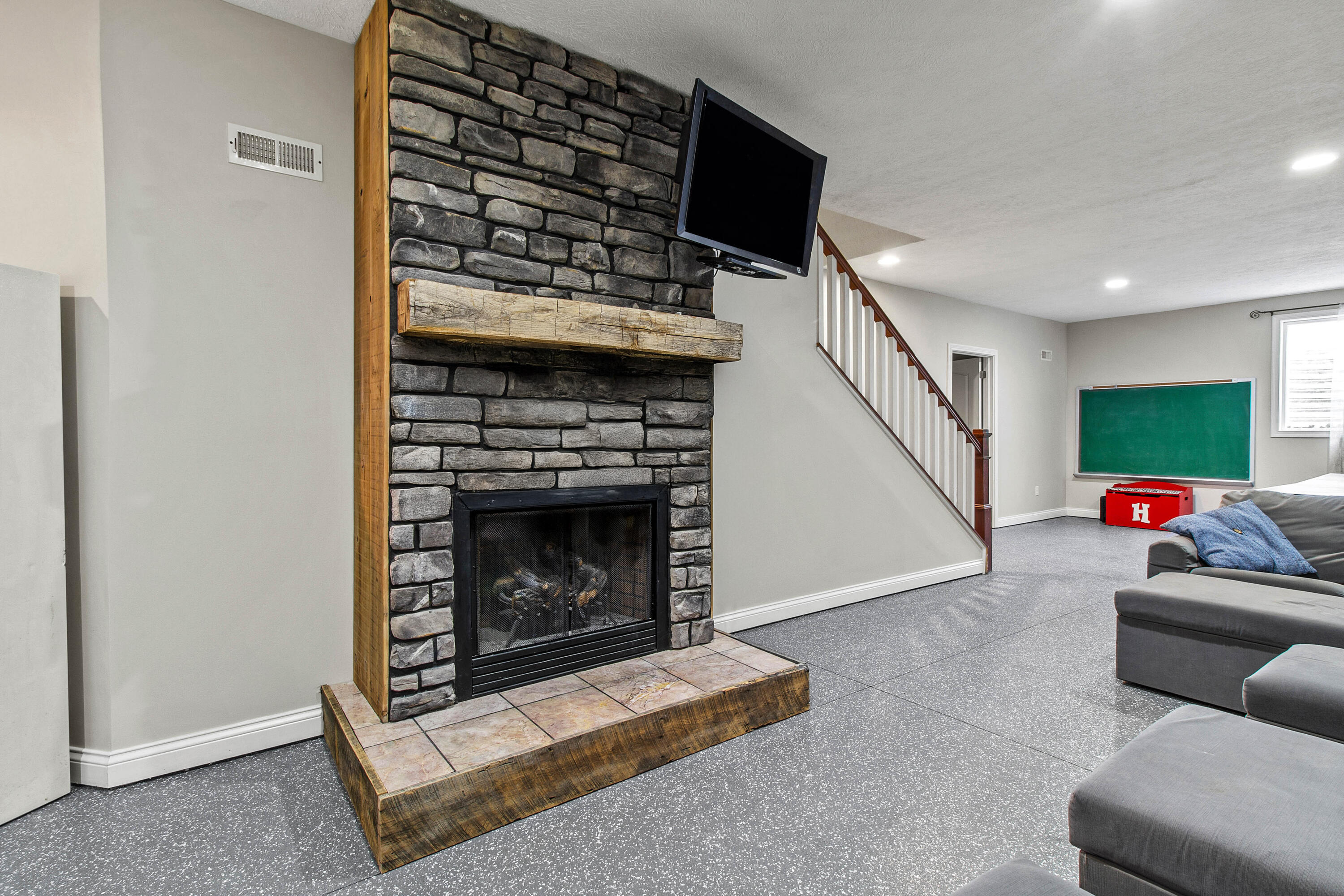 110 Parkview Drive, Jackson Center, Ohio 45334