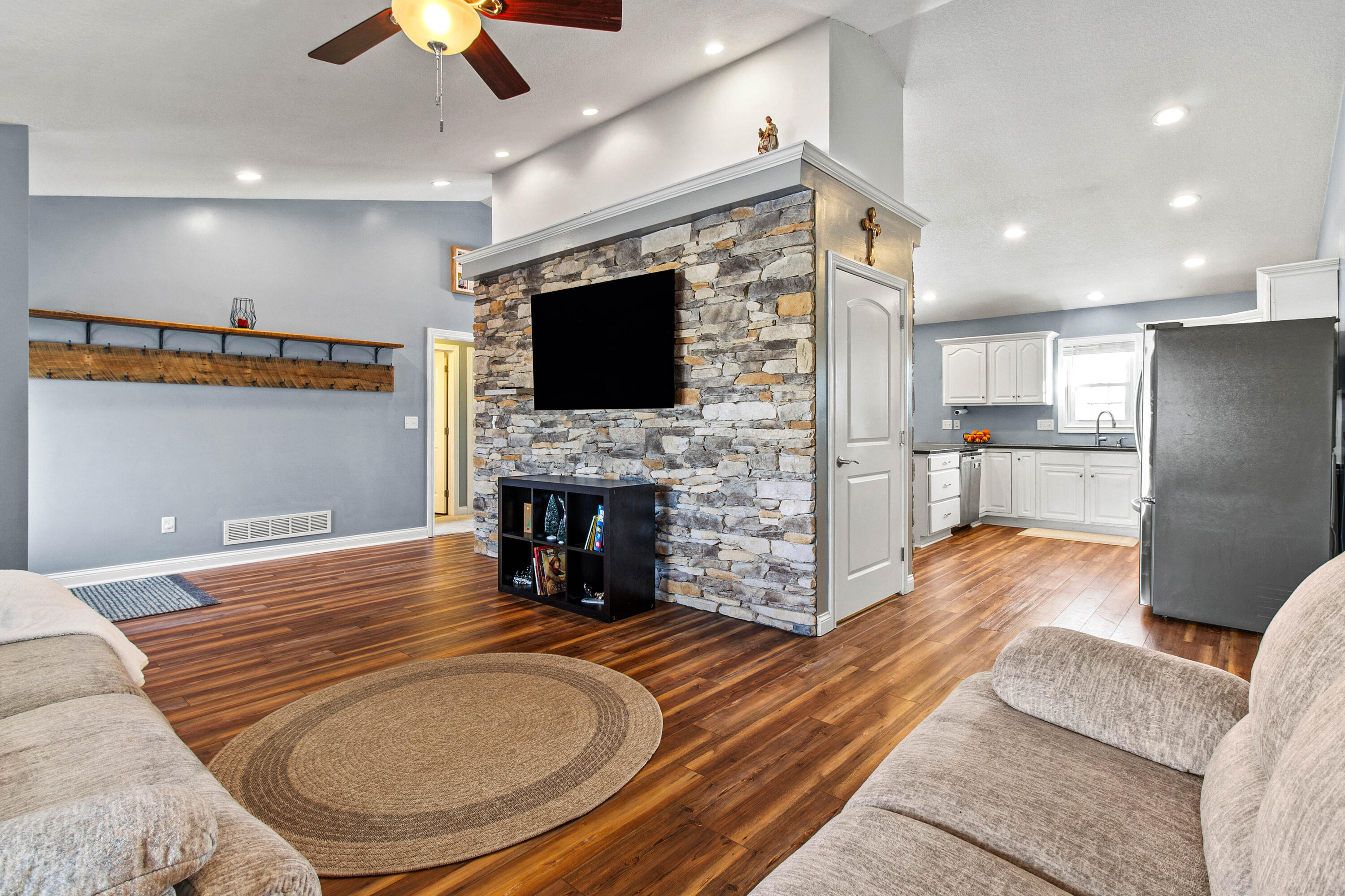 110 Parkview Drive, Jackson Center, Ohio 45334