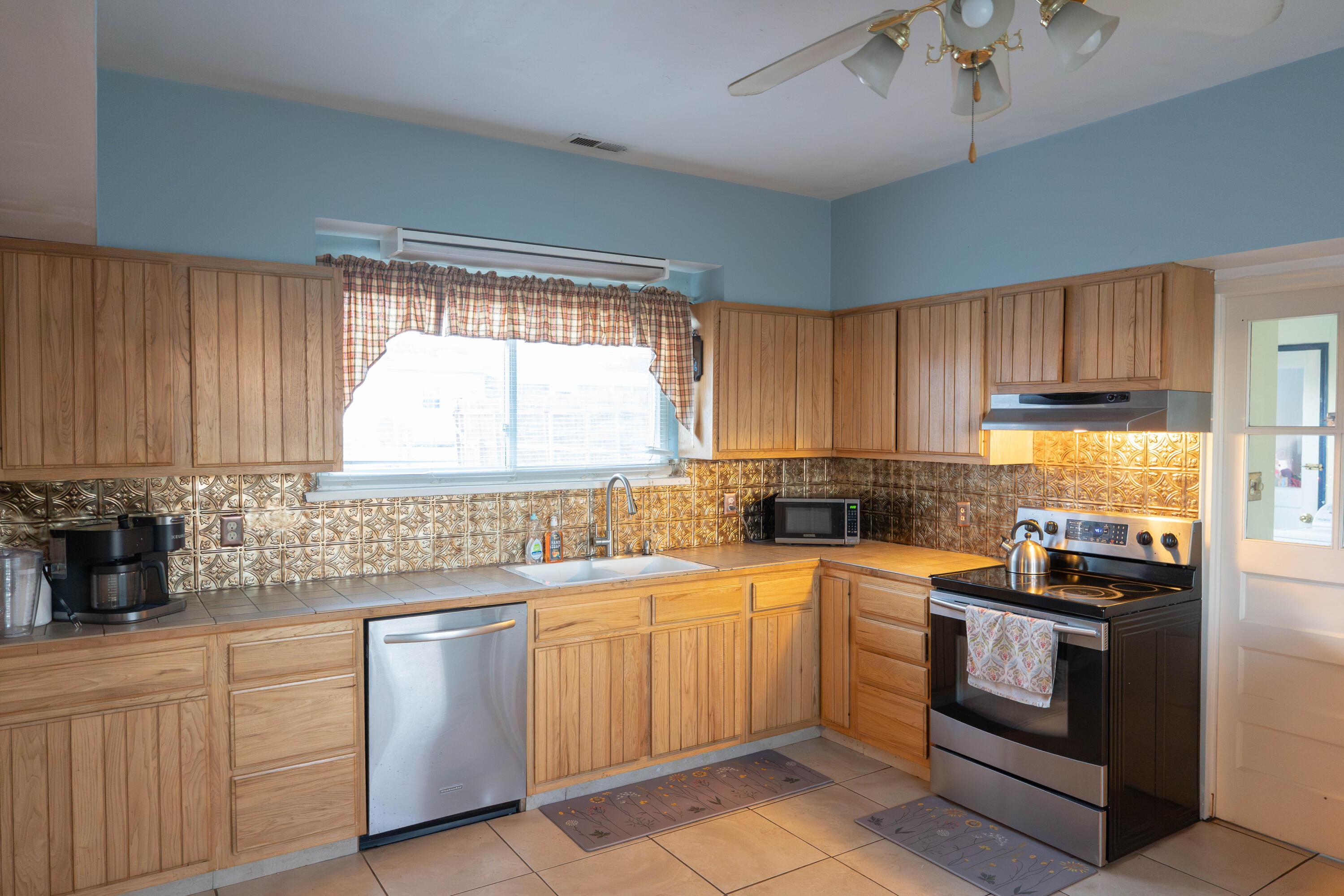 2553 Derr Road, Springfield, Ohio 45503