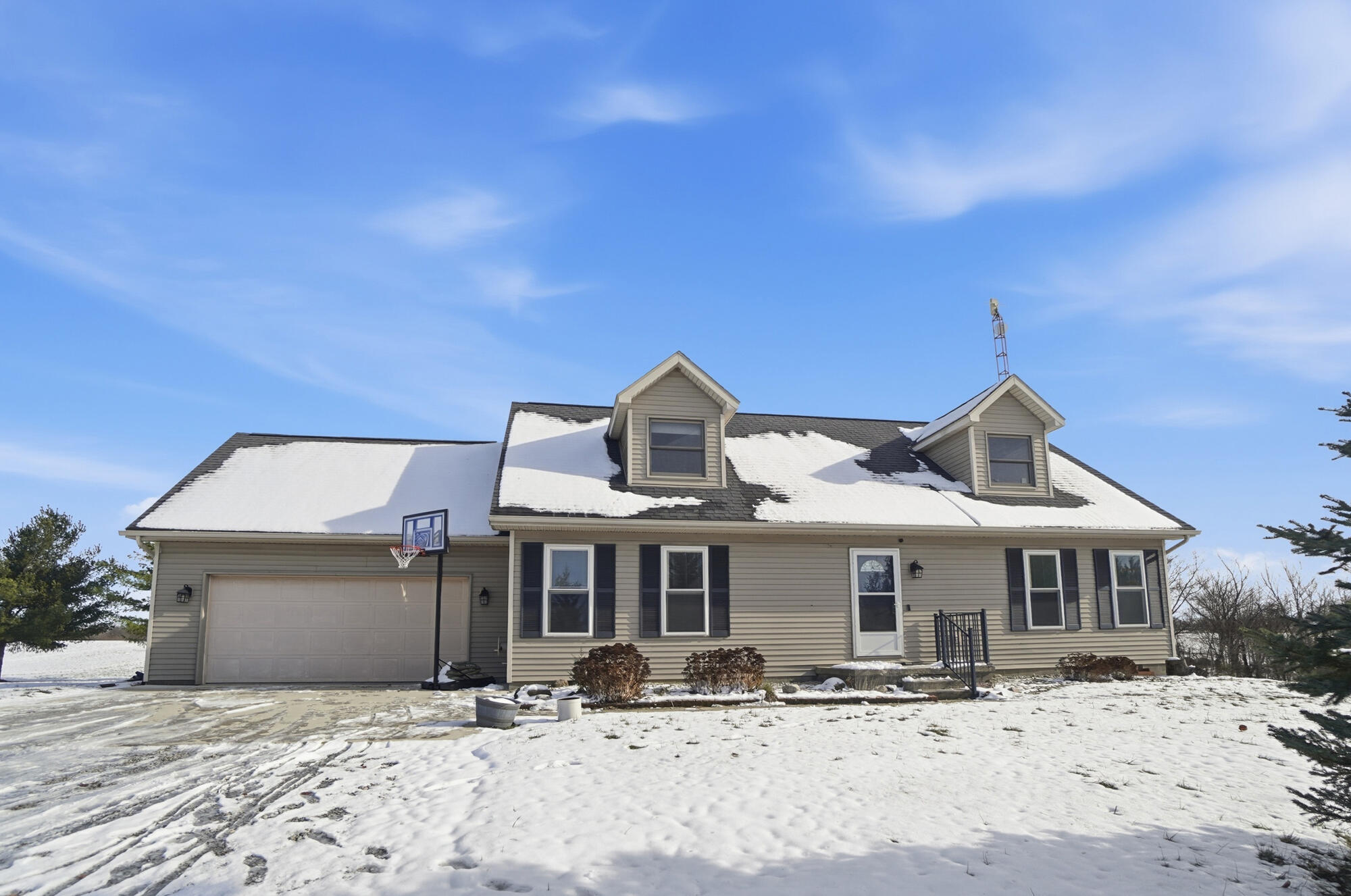 18544 Santa Fe Line Road, Waynesfield, Ohio 45896