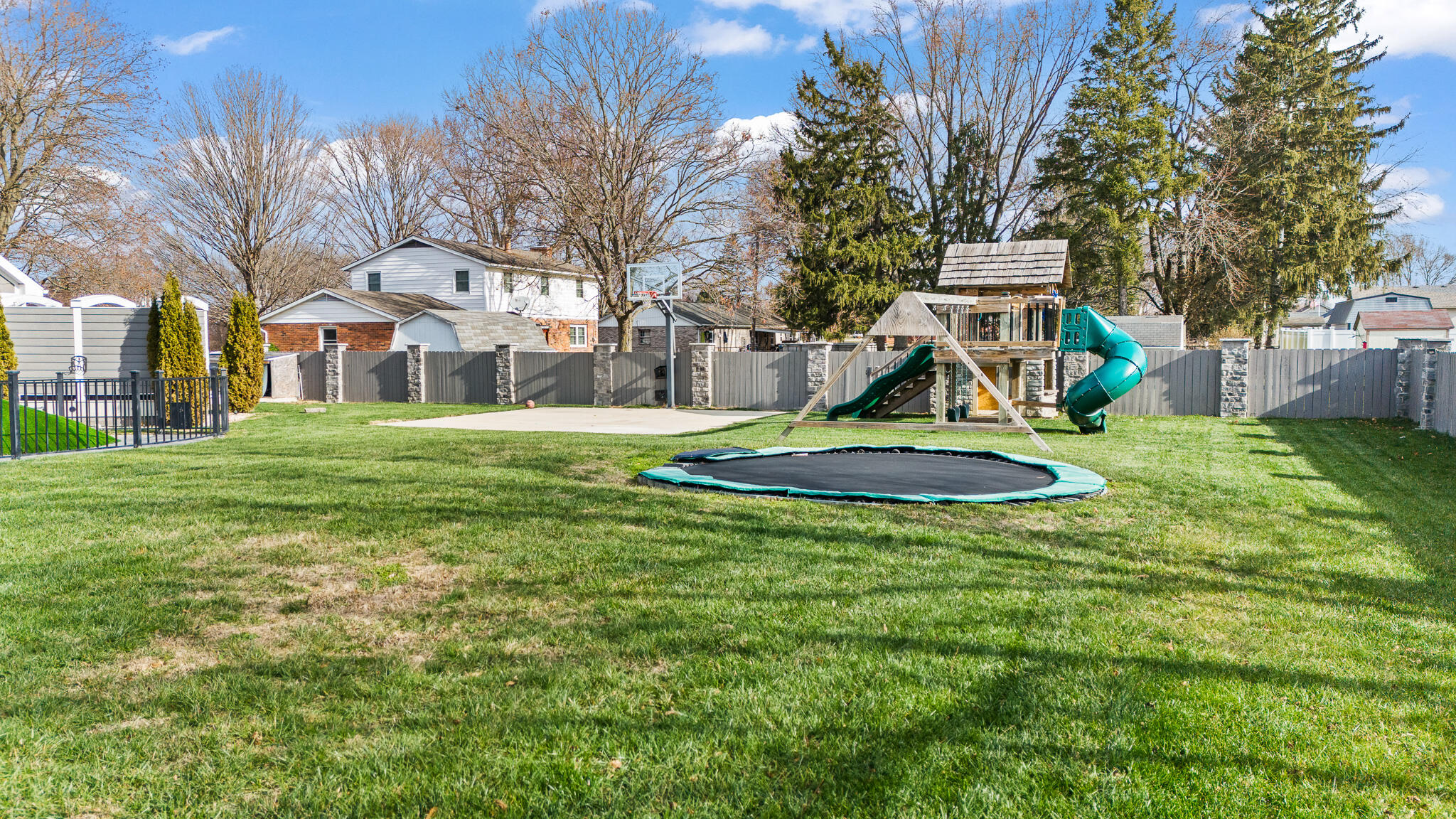 1400 Troy Urbana Road, Troy, Ohio 45373