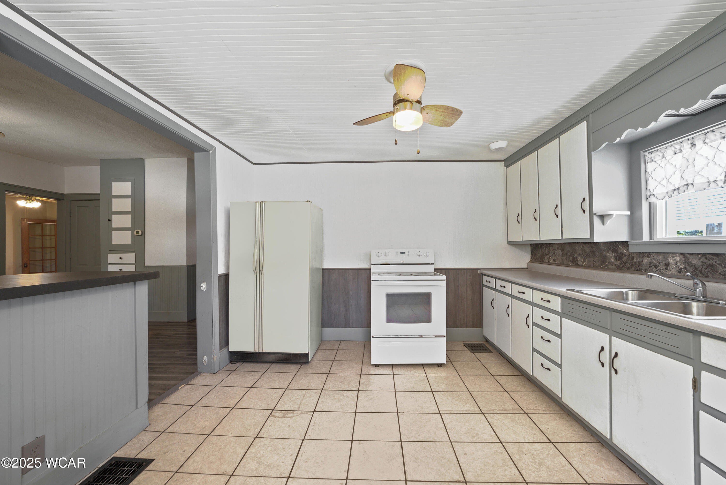 222 Grove Street, Bluffton, Ohio