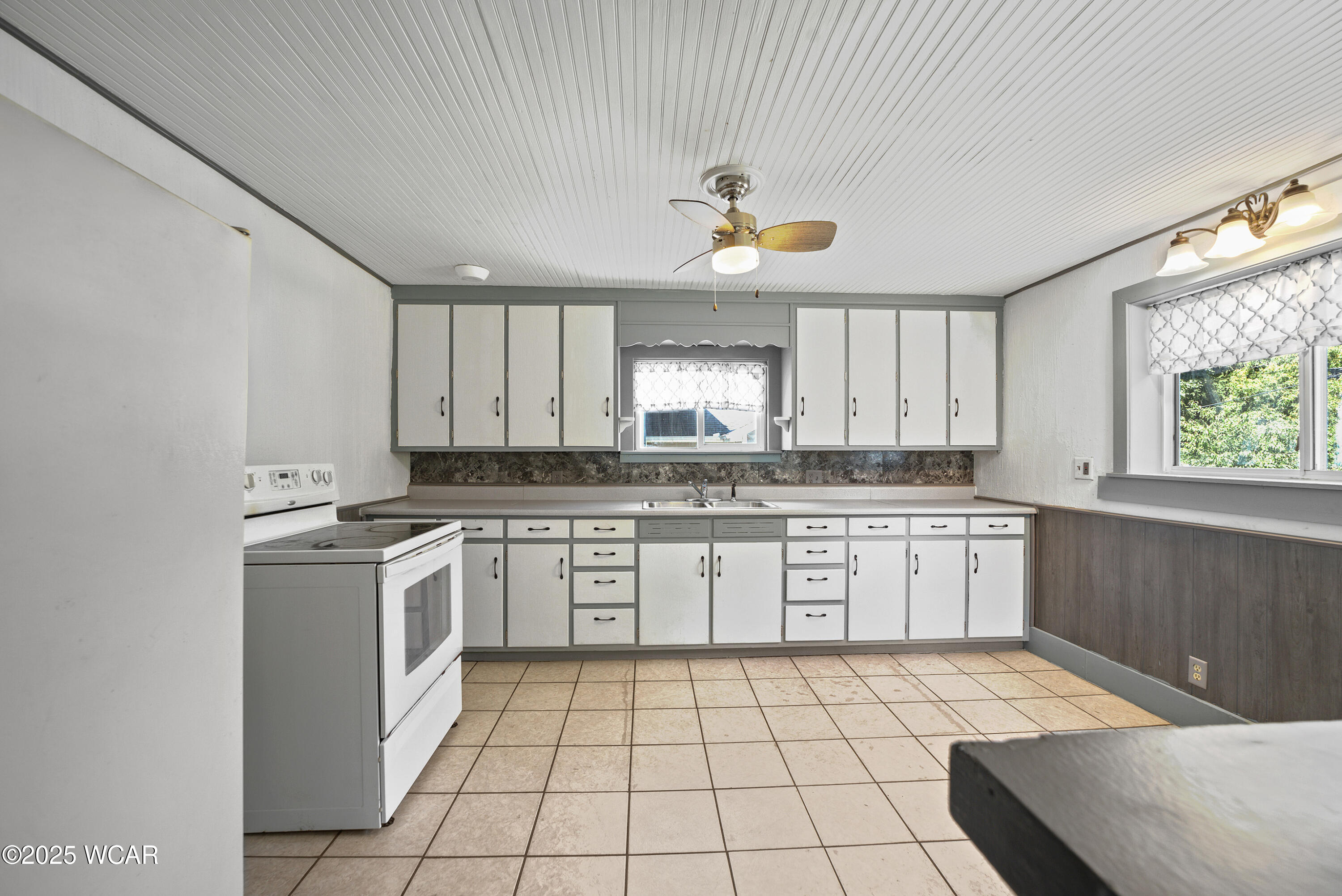 222 Grove Street, Bluffton, Ohio