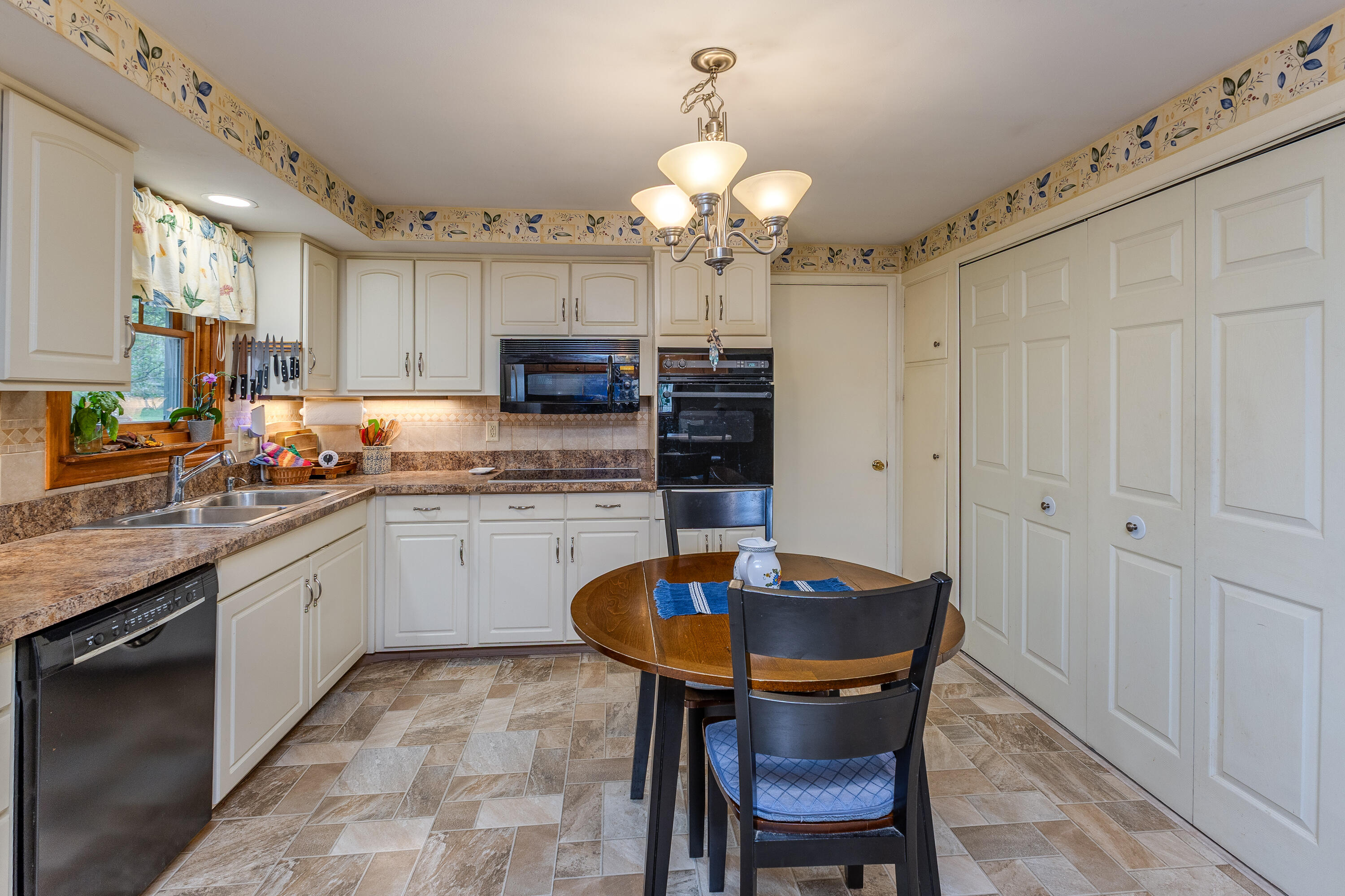 6624 Stranwood Drive, Englewood, Ohio 45322