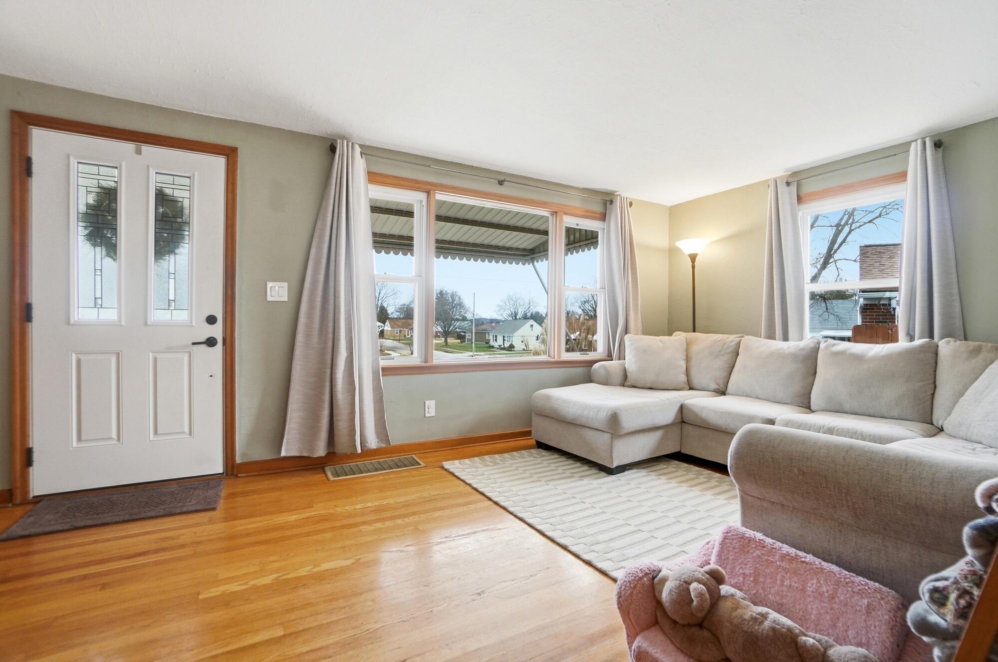 1512 Amherst Road, Springfield, Ohio 45504