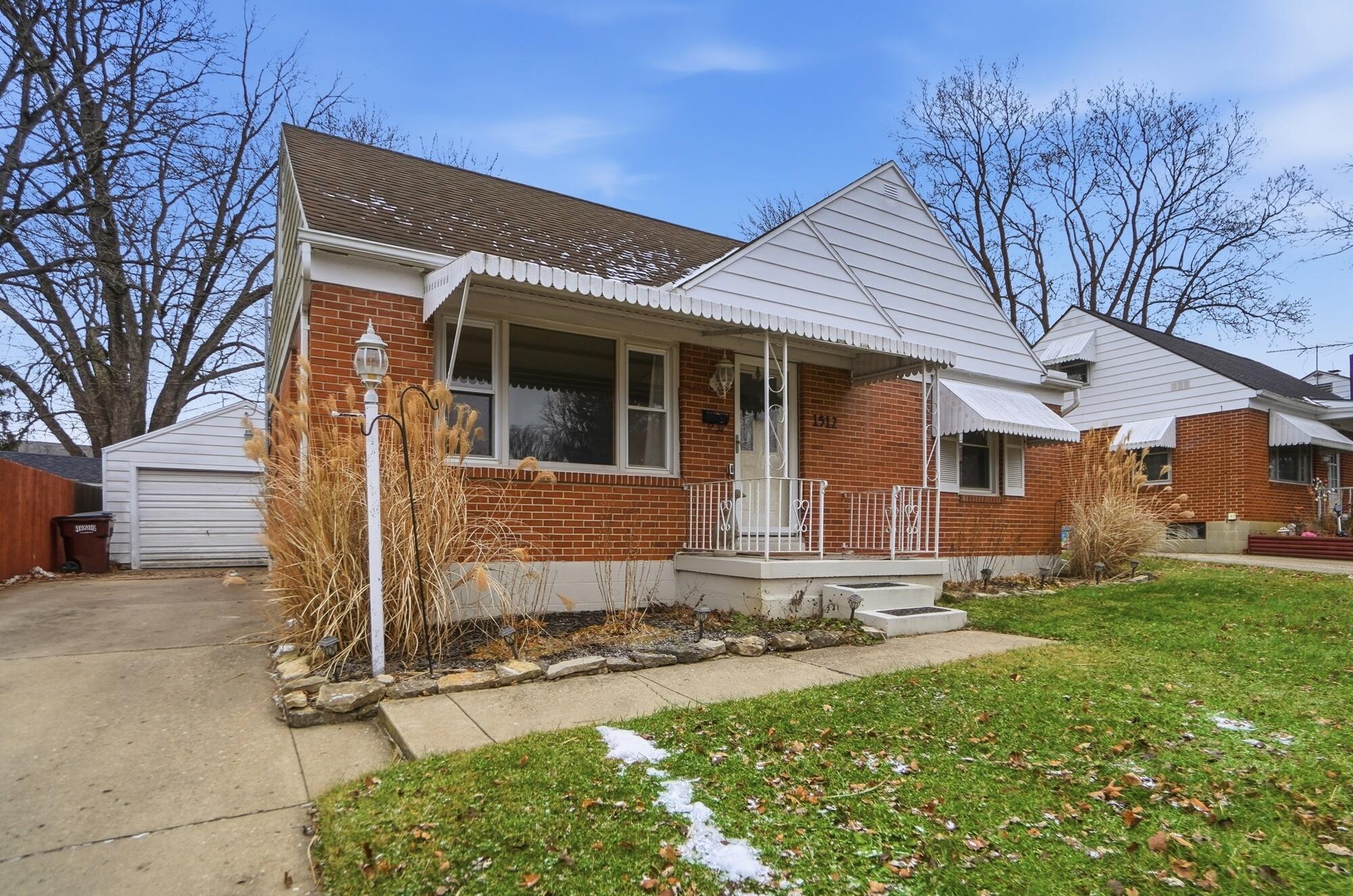 1512 Amherst Road, Springfield, Ohio 45504