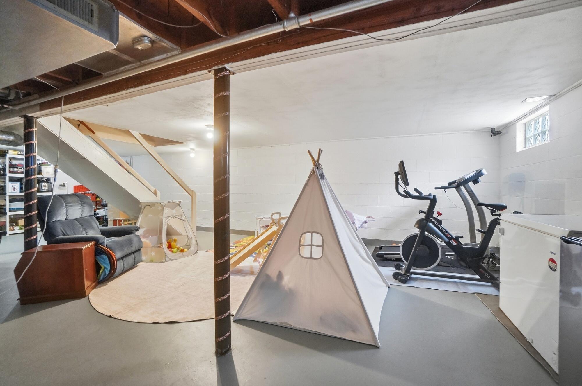 1512 Amherst Road, Springfield, Ohio 45504