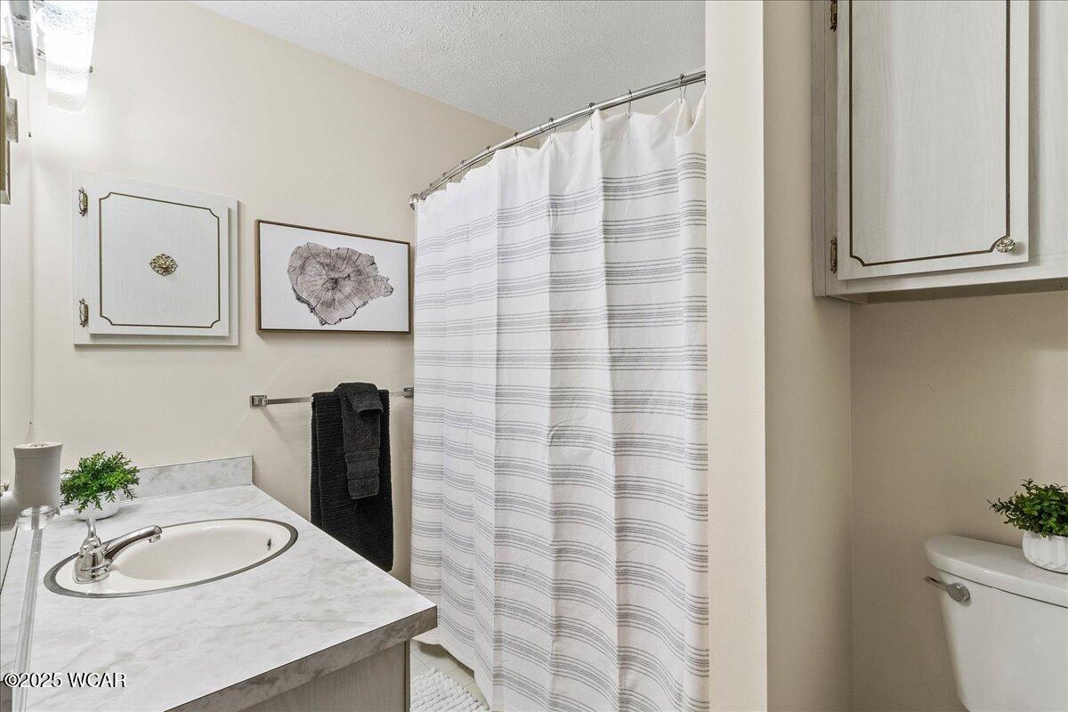 25376 Fairmount Road, Waynesfield, Ohio