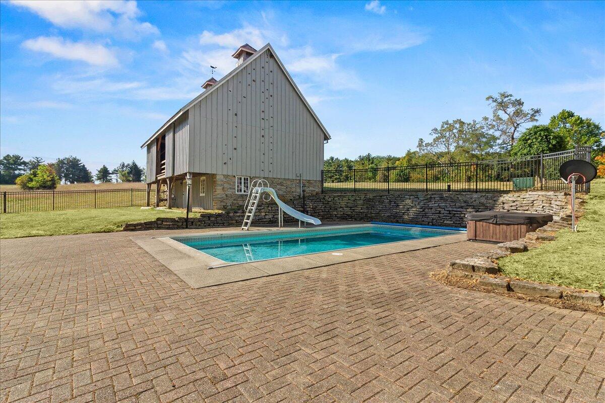 4560 Everett Road, Urbana, Ohio 43078