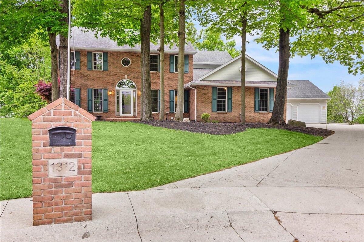 1312 Glenview Circle, Bellefontaine, Ohio 43311