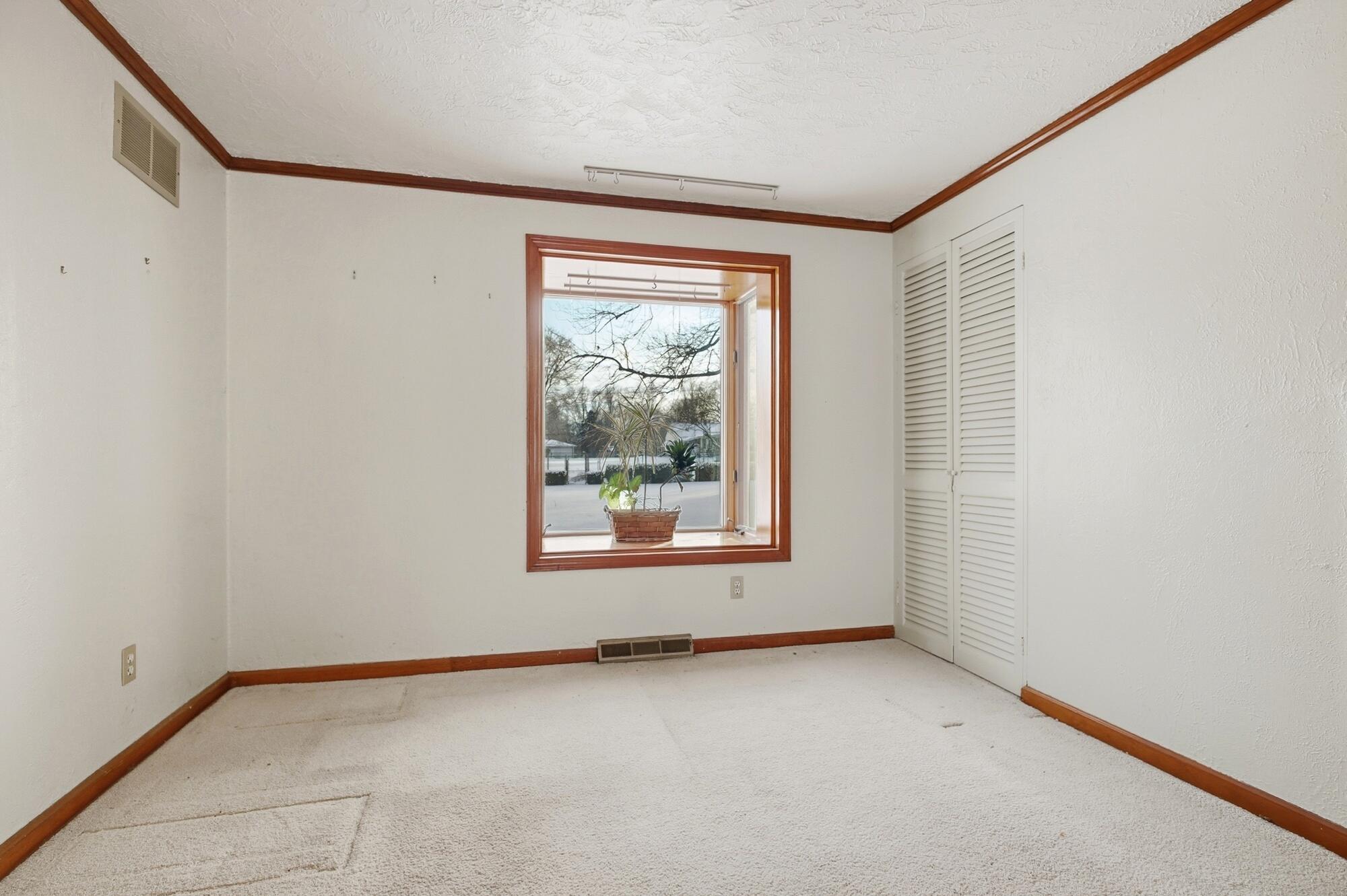 2661 Broadview Drive, Springfield, Ohio 45505