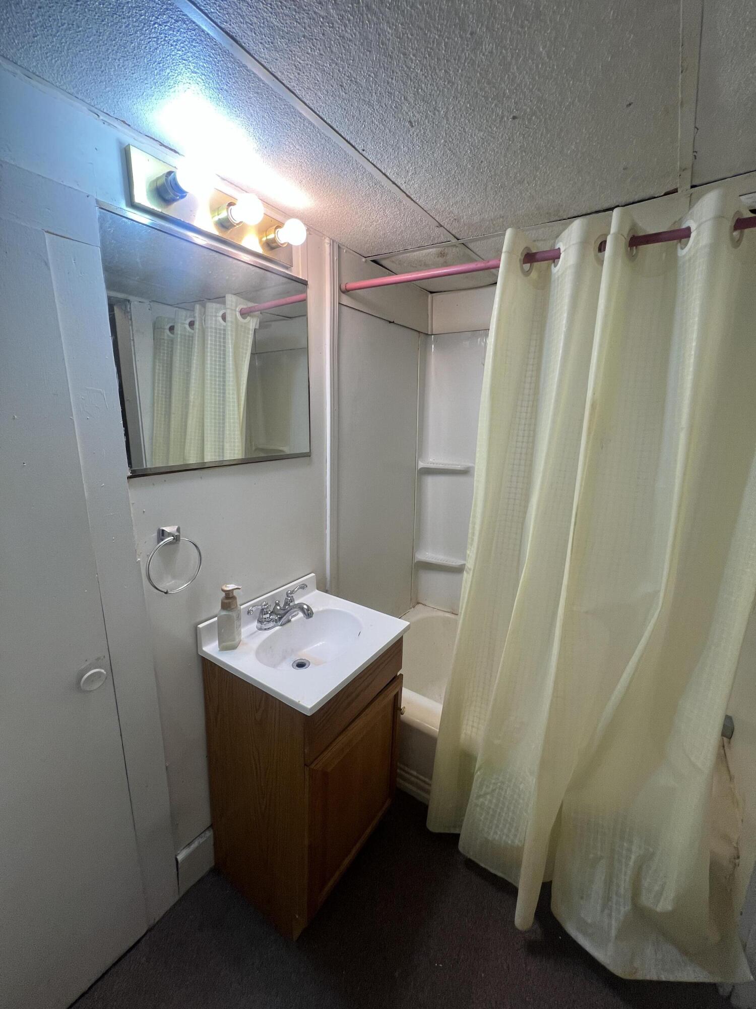 407 Pike Street, Jackson Center, Ohio 45334