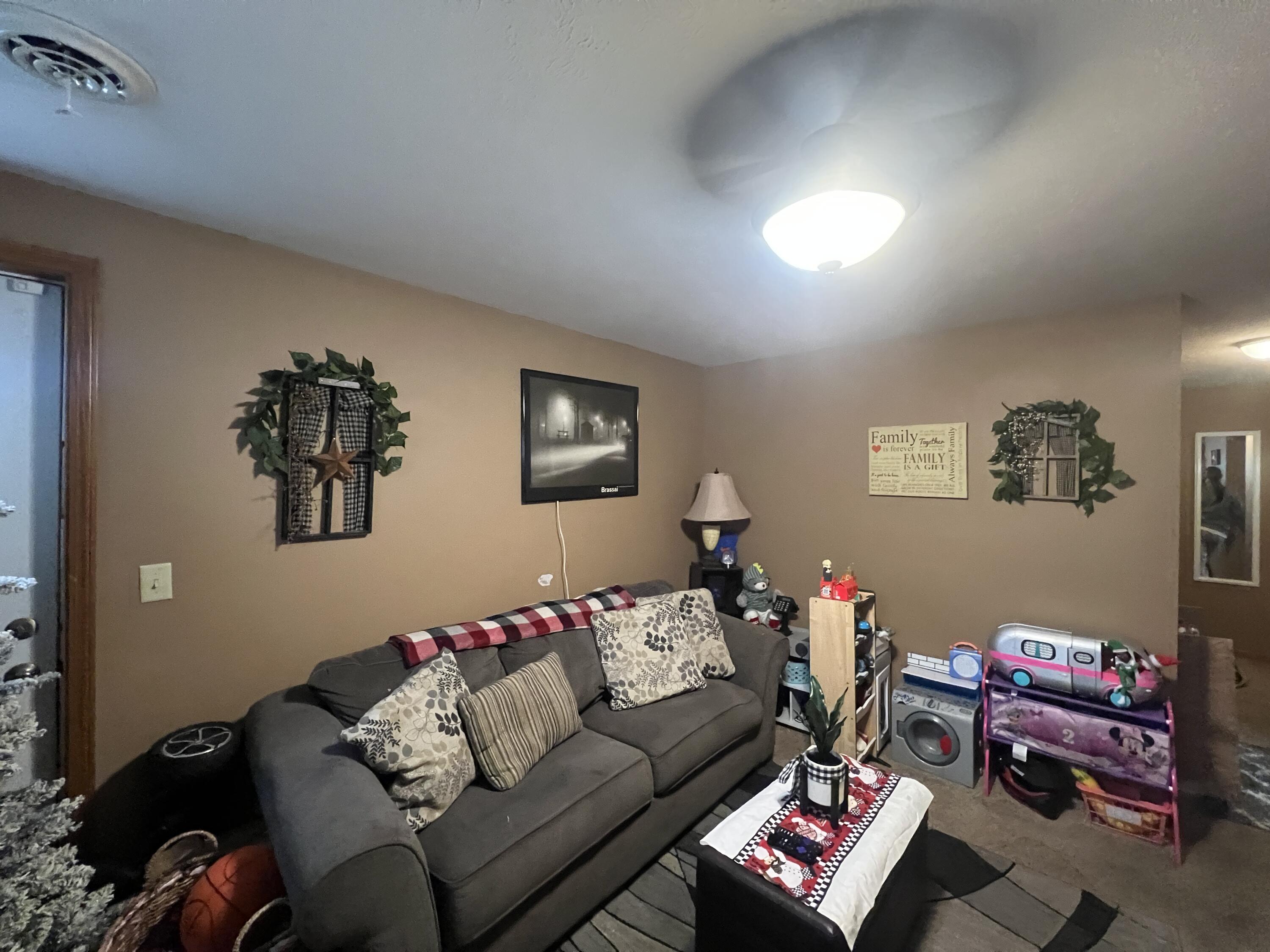 407 Pike Street, Jackson Center, Ohio 45334