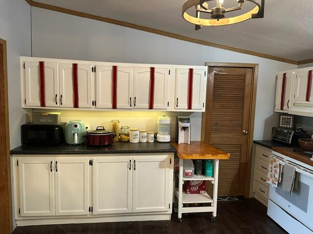 5625 Knollwood Road, Springfield, Ohio 45502