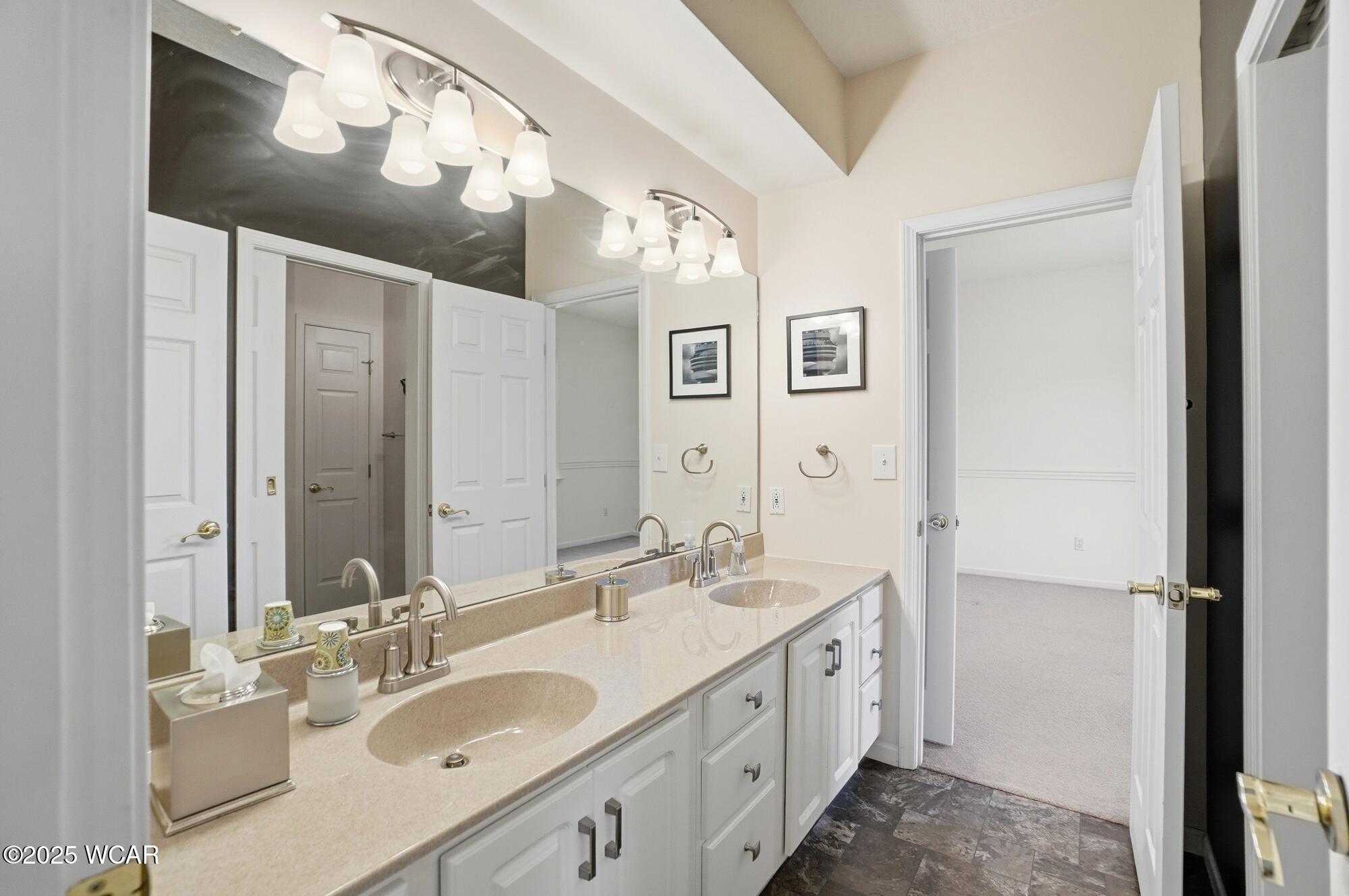 2905 Oak Hill Court, Lima, Ohio