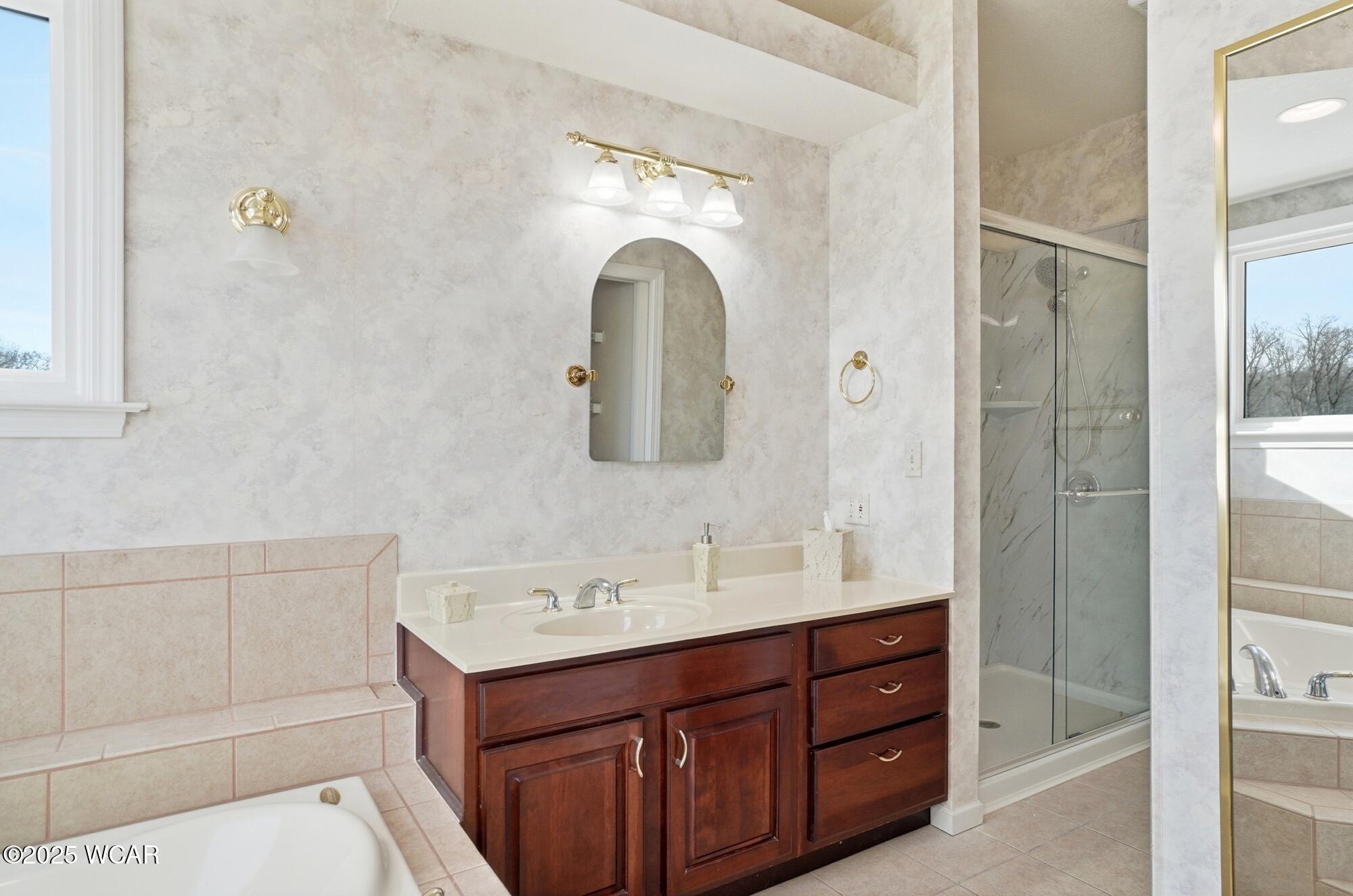 2905 Oak Hill Court, Lima, Ohio