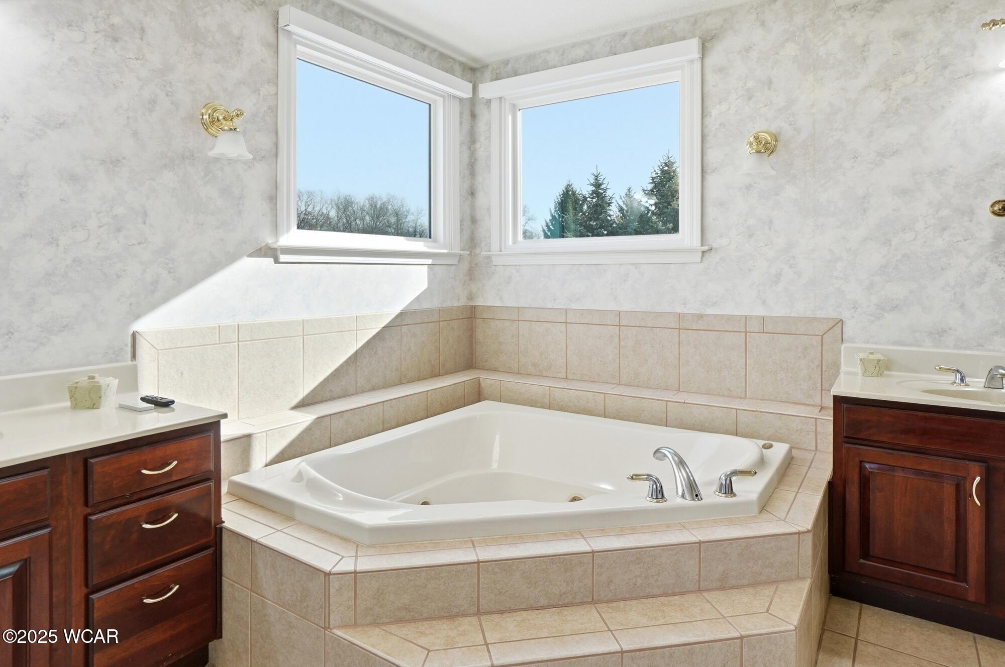 2905 Oak Hill Court, Lima, Ohio