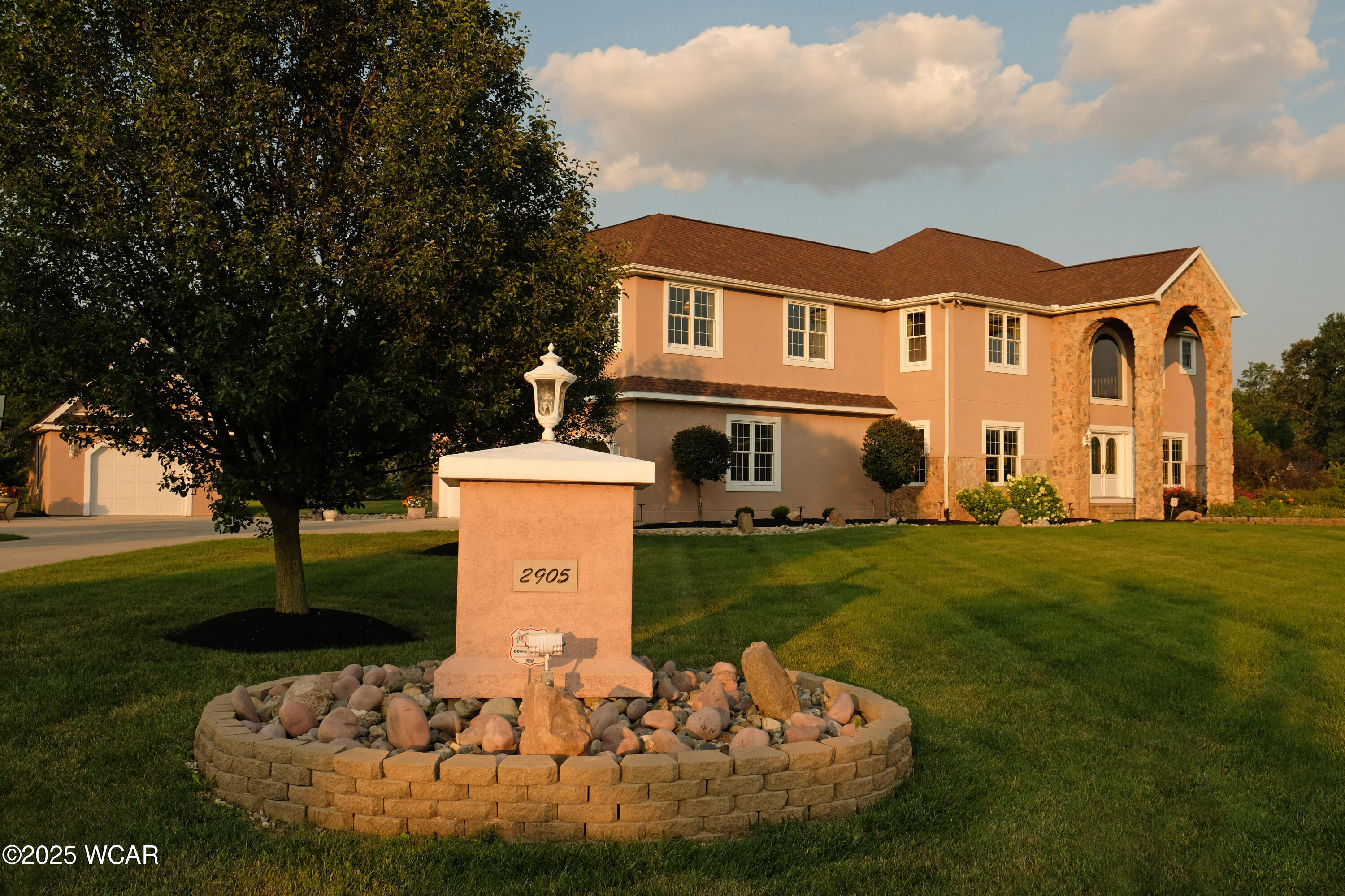 2905 Oak Hill Court, Lima, Ohio