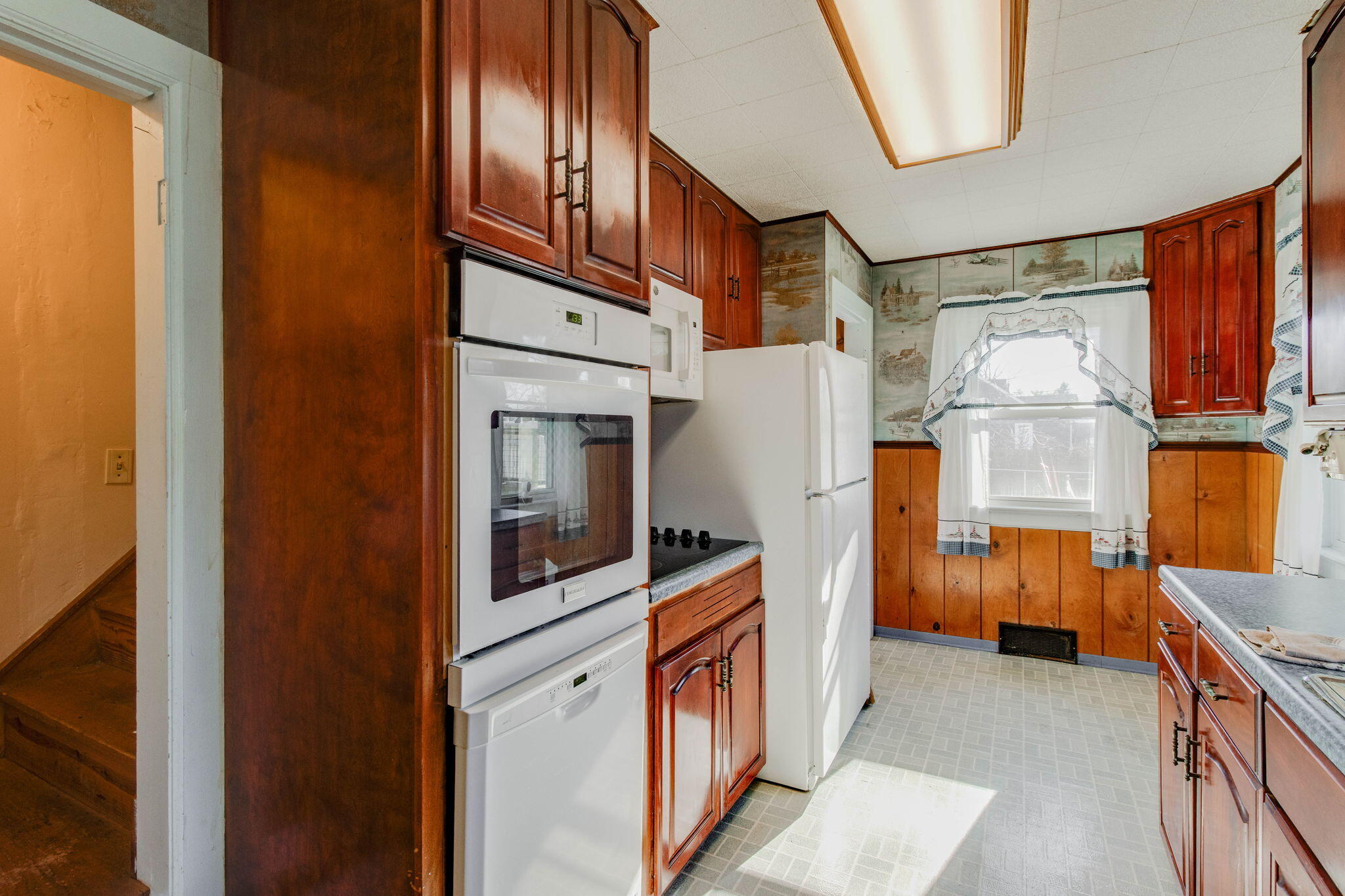 207 Roseland Avenue, Springfield, Ohio 45503