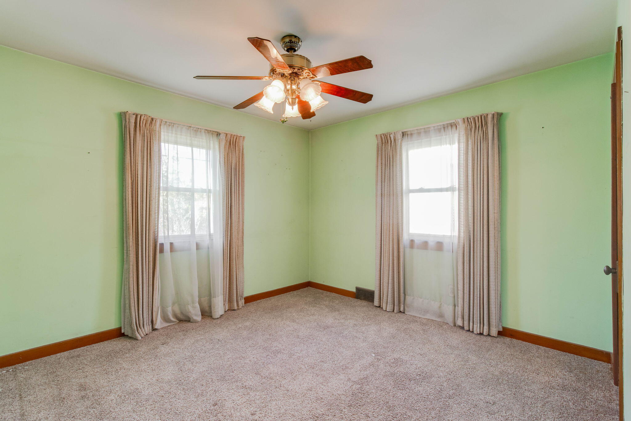 207 Roseland Avenue, Springfield, Ohio 45503