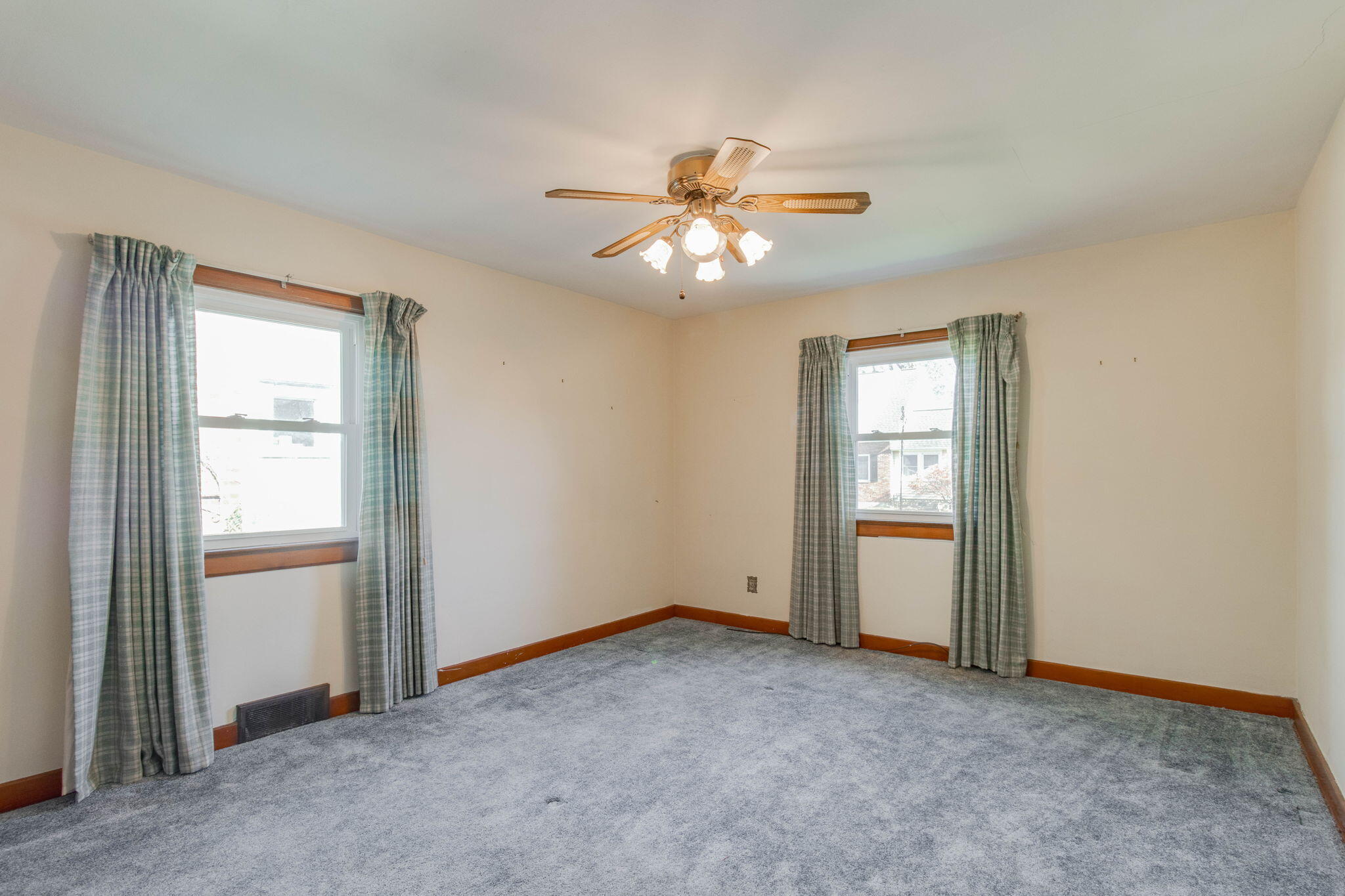 207 Roseland Avenue, Springfield, Ohio 45503