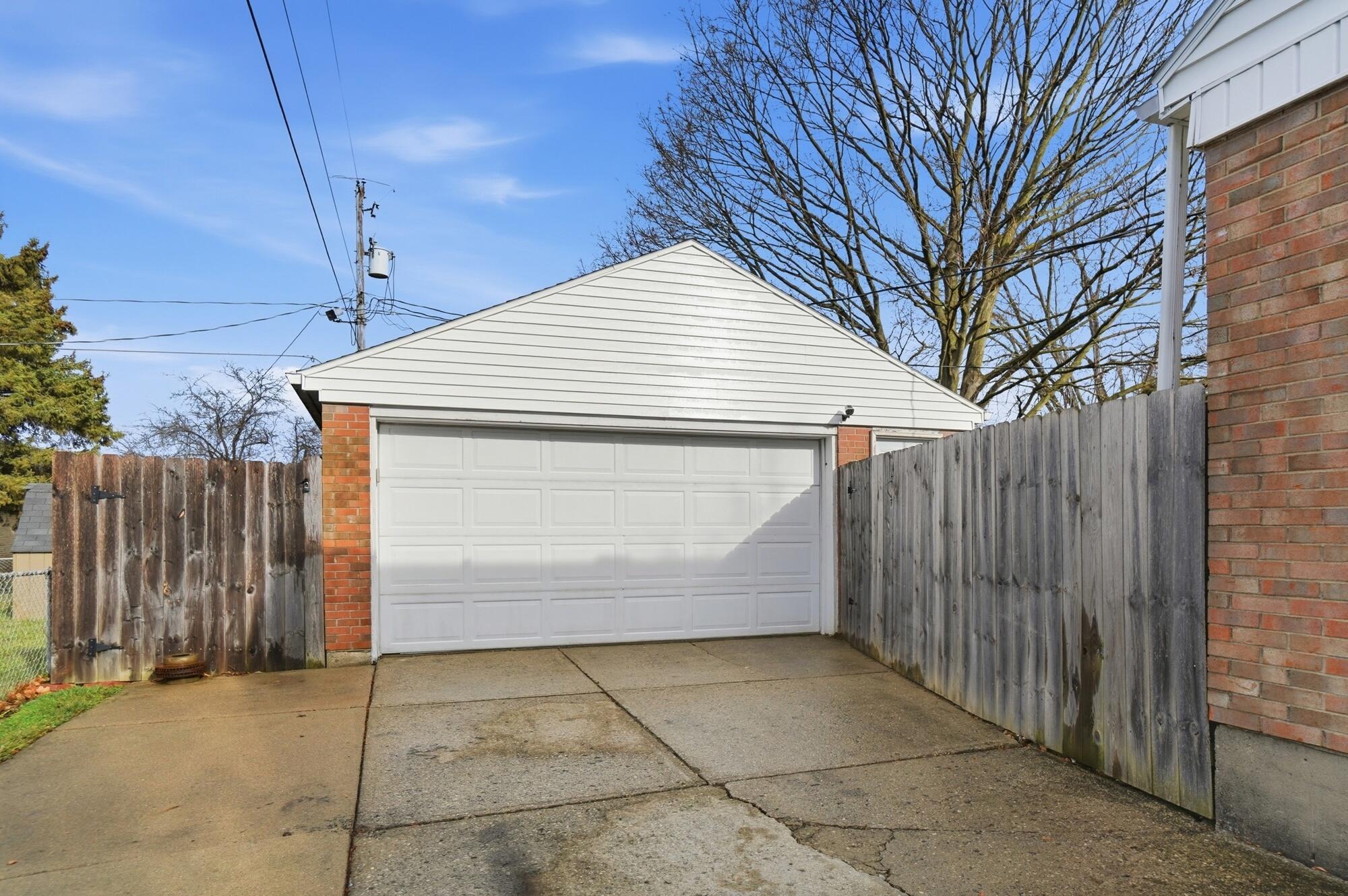 1910 Delmar Drive, Springfield, Ohio 45503