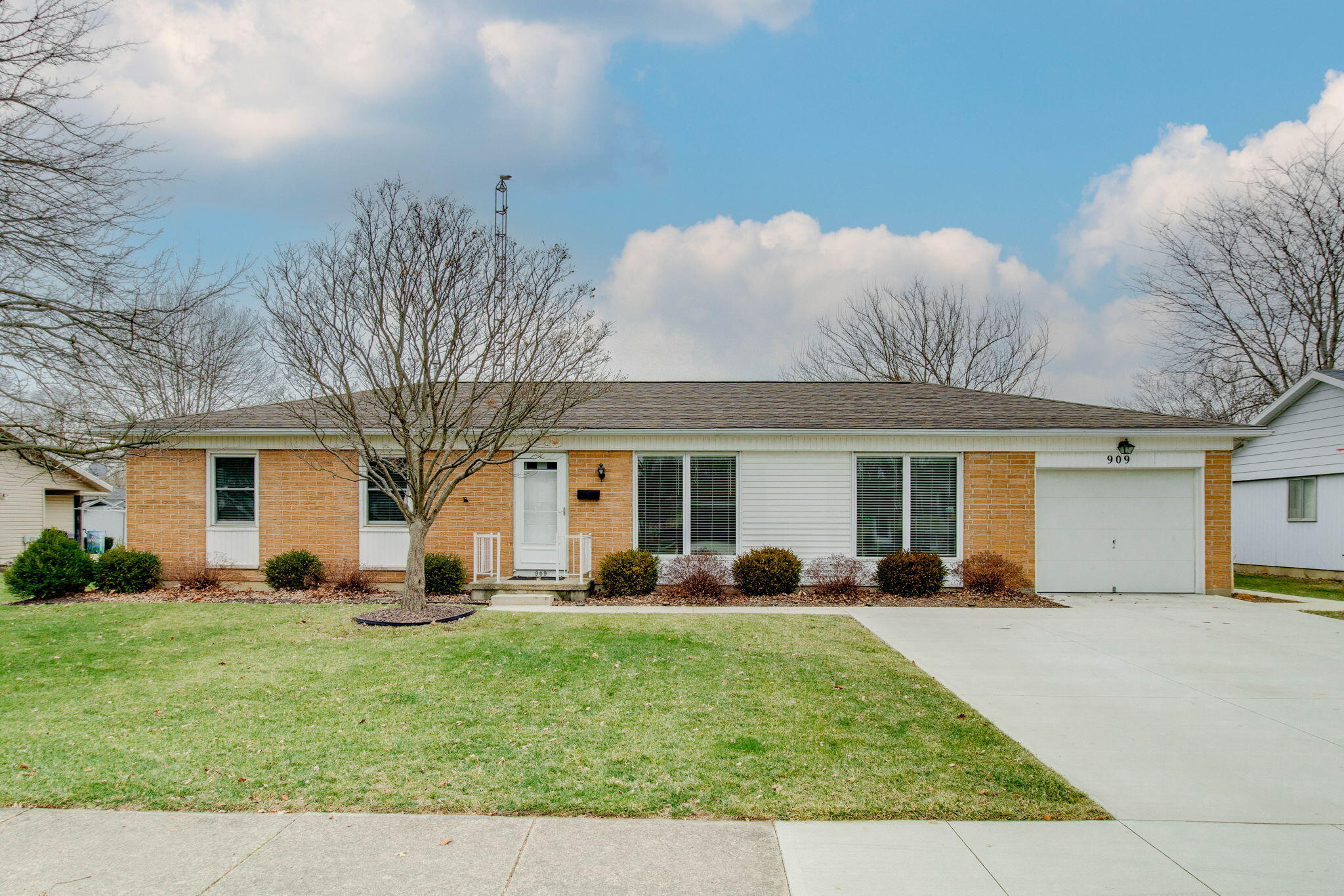 909 Clover Lane, Celina, Ohio 45822