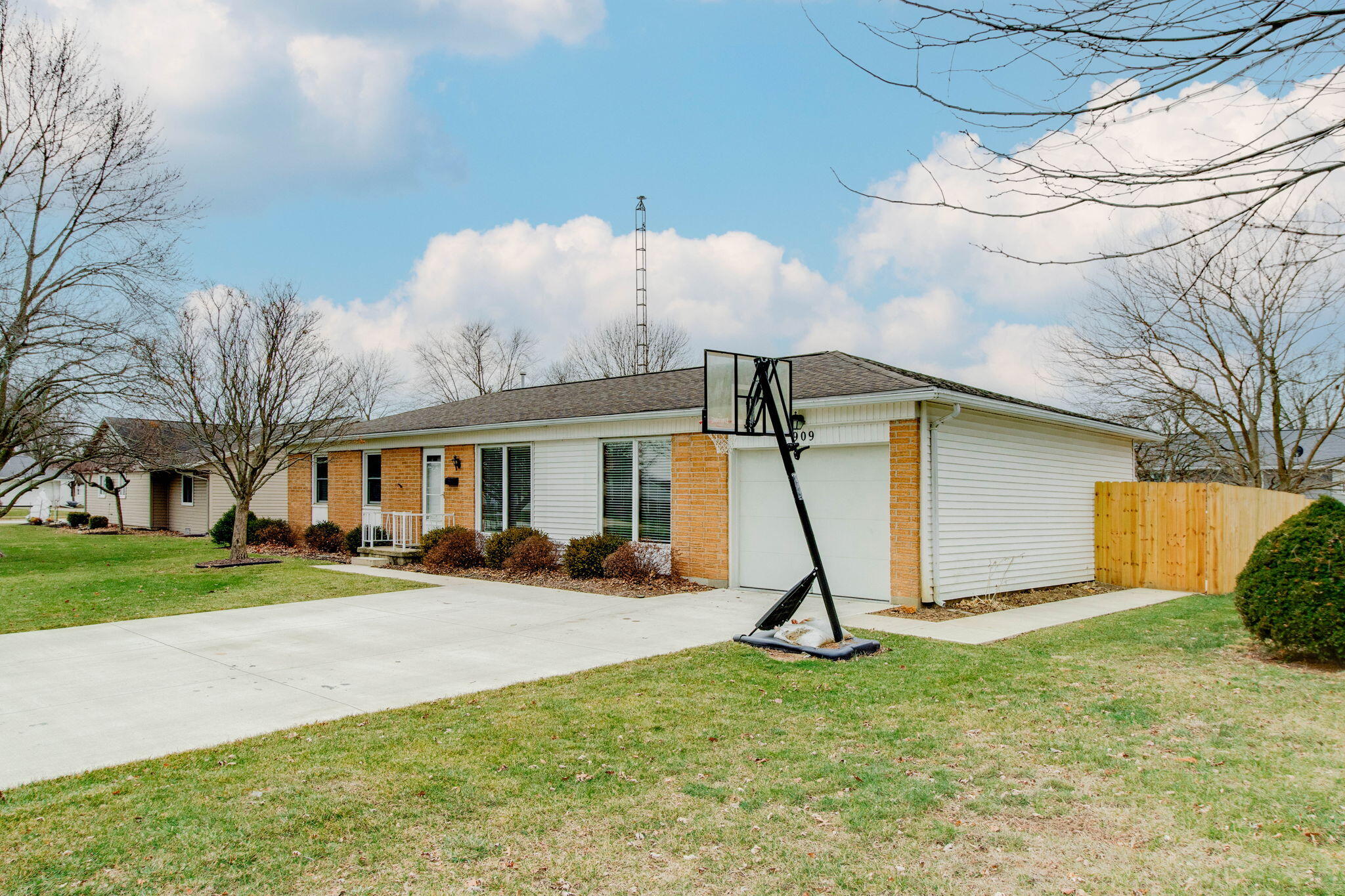 909 Clover Lane, Celina, Ohio 45822