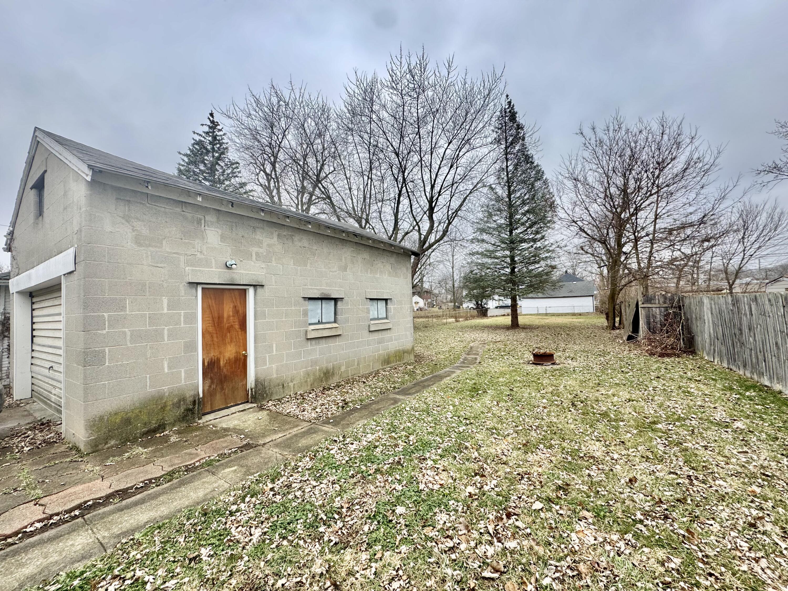 1041 Elizabeth Street, Lima, Ohio 45801