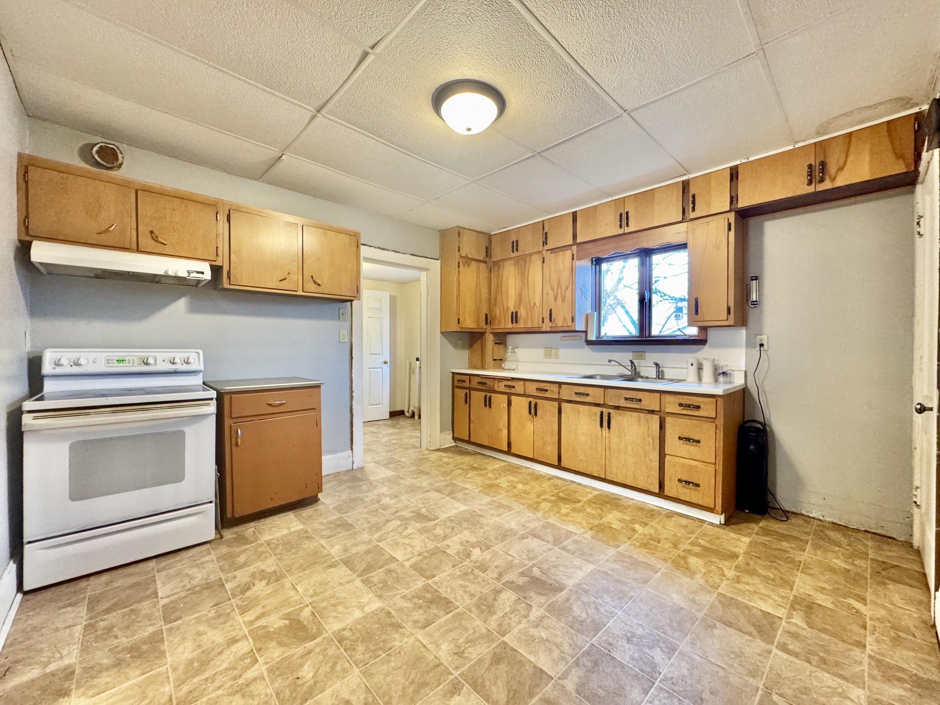 1041 Elizabeth Street, Lima, Ohio 45801