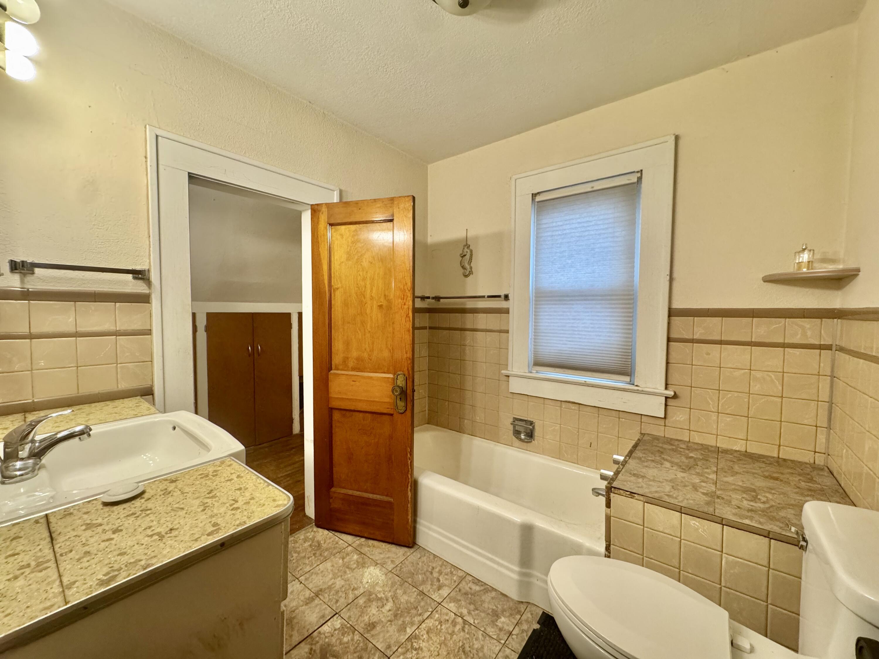 1041 Elizabeth Street, Lima, Ohio 45801