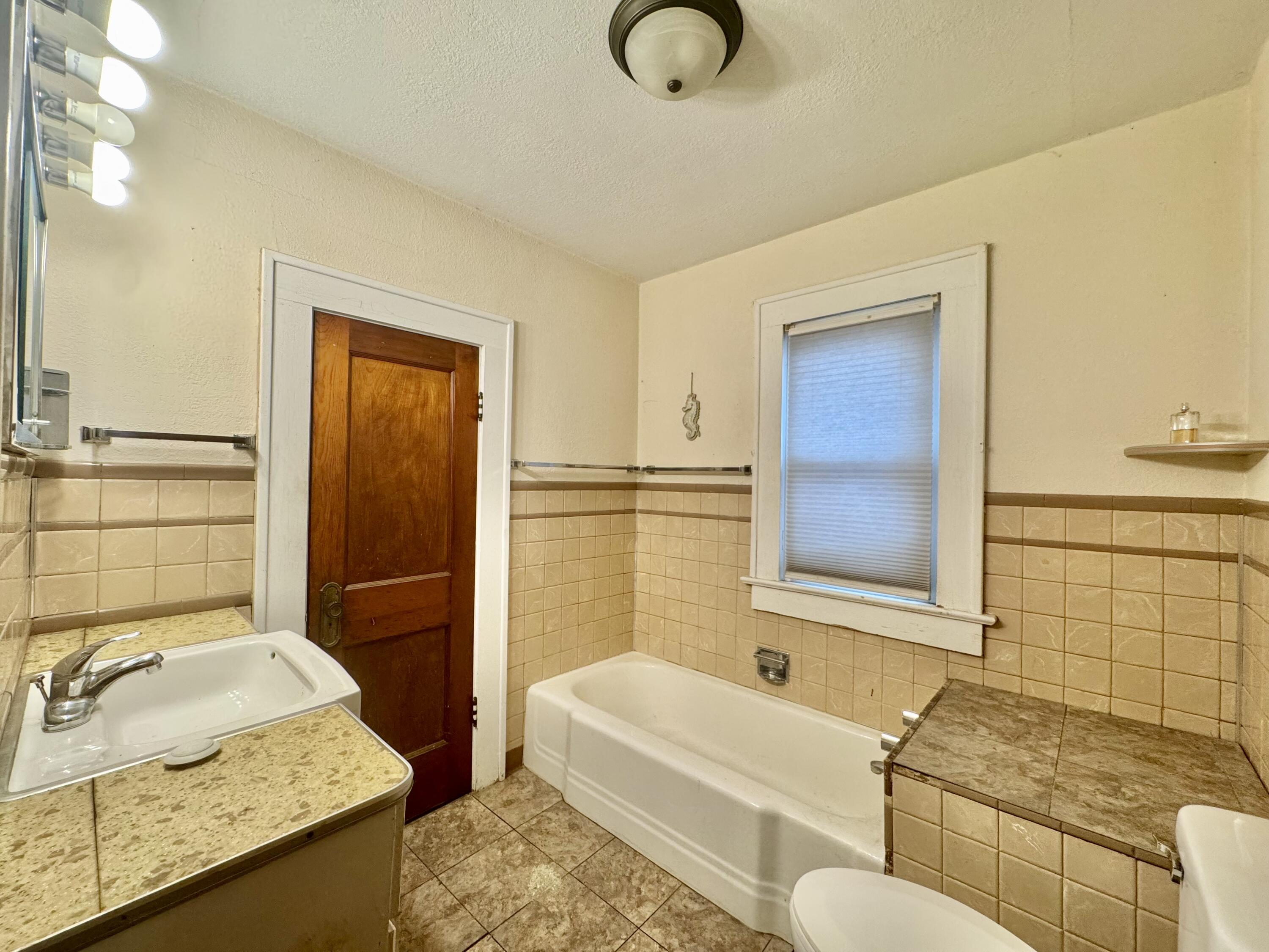 1041 Elizabeth Street, Lima, Ohio 45801