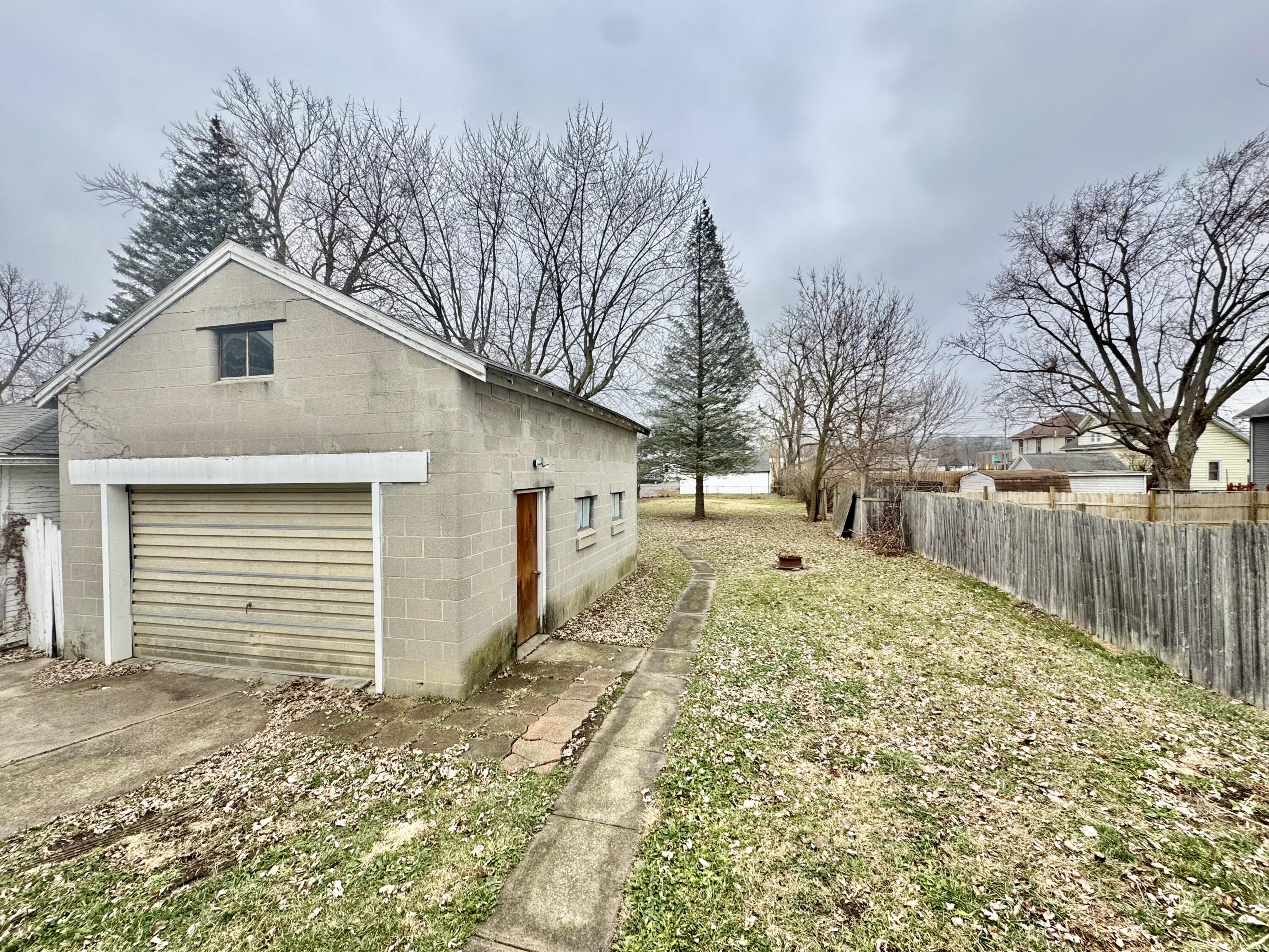 1041 Elizabeth Street, Lima, Ohio 45801