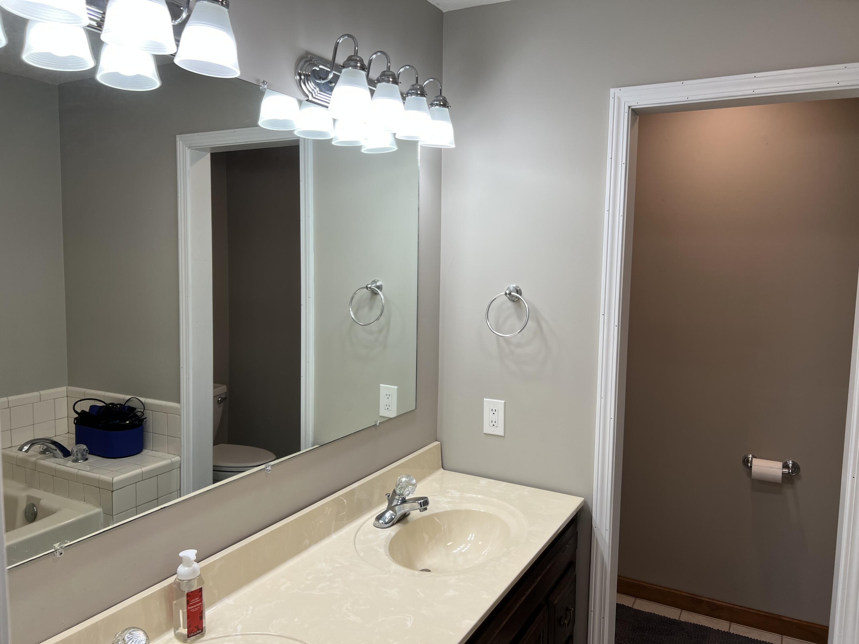 3875 Pinewood Avenue, Springfield, Ohio 45502