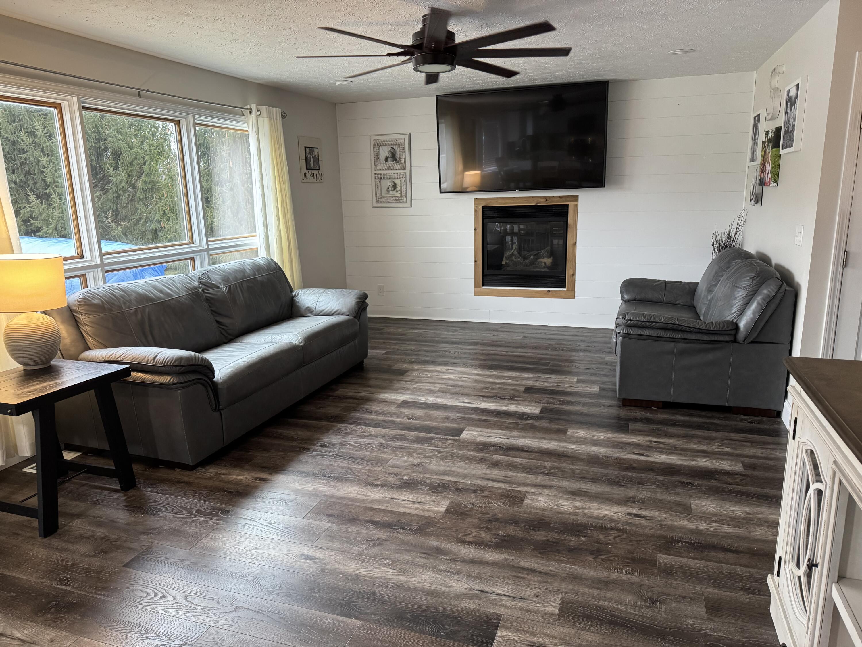 3875 Pinewood Avenue, Springfield, Ohio 45502