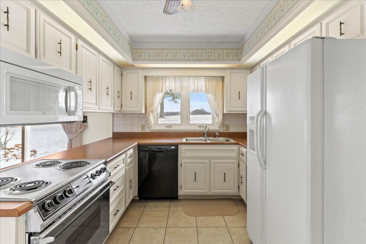 528 County Road 32, Bellefontaine, Ohio 43311