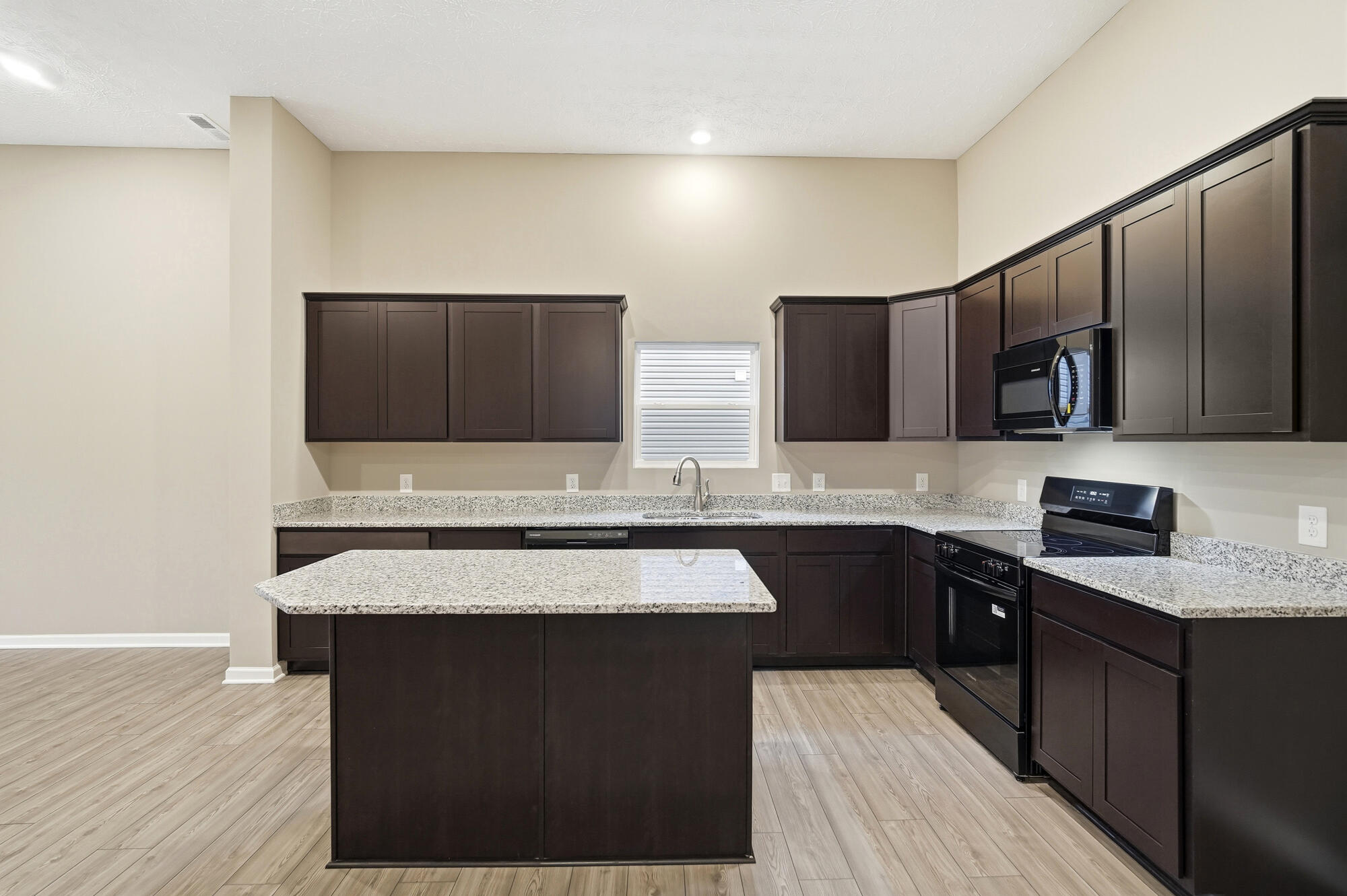 4016 Chakeres Avenue, Springfield, Ohio 45505