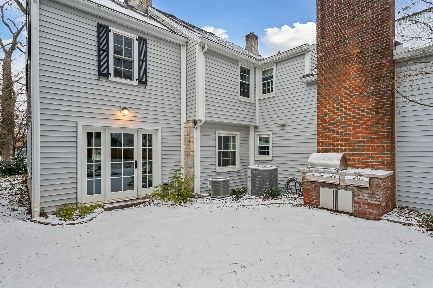 2295 Oxford Road, Upper Arlington, Ohio 43221