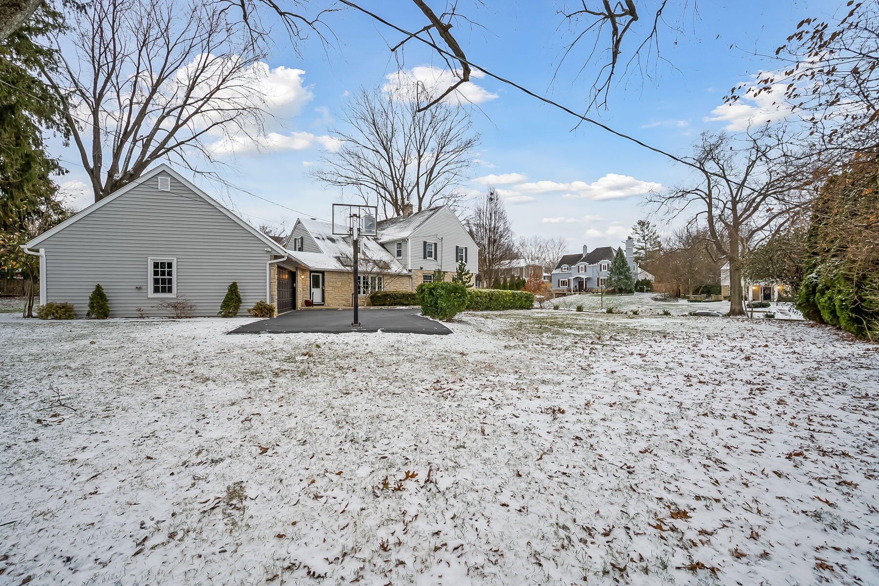 2295 Oxford Road, Upper Arlington, Ohio 43221