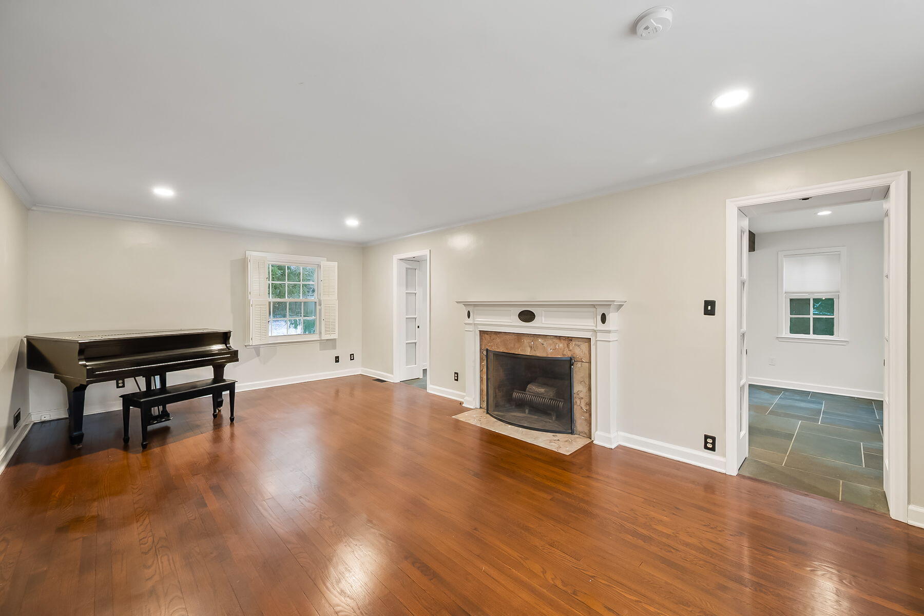 2295 Oxford Road, Upper Arlington, Ohio 43221