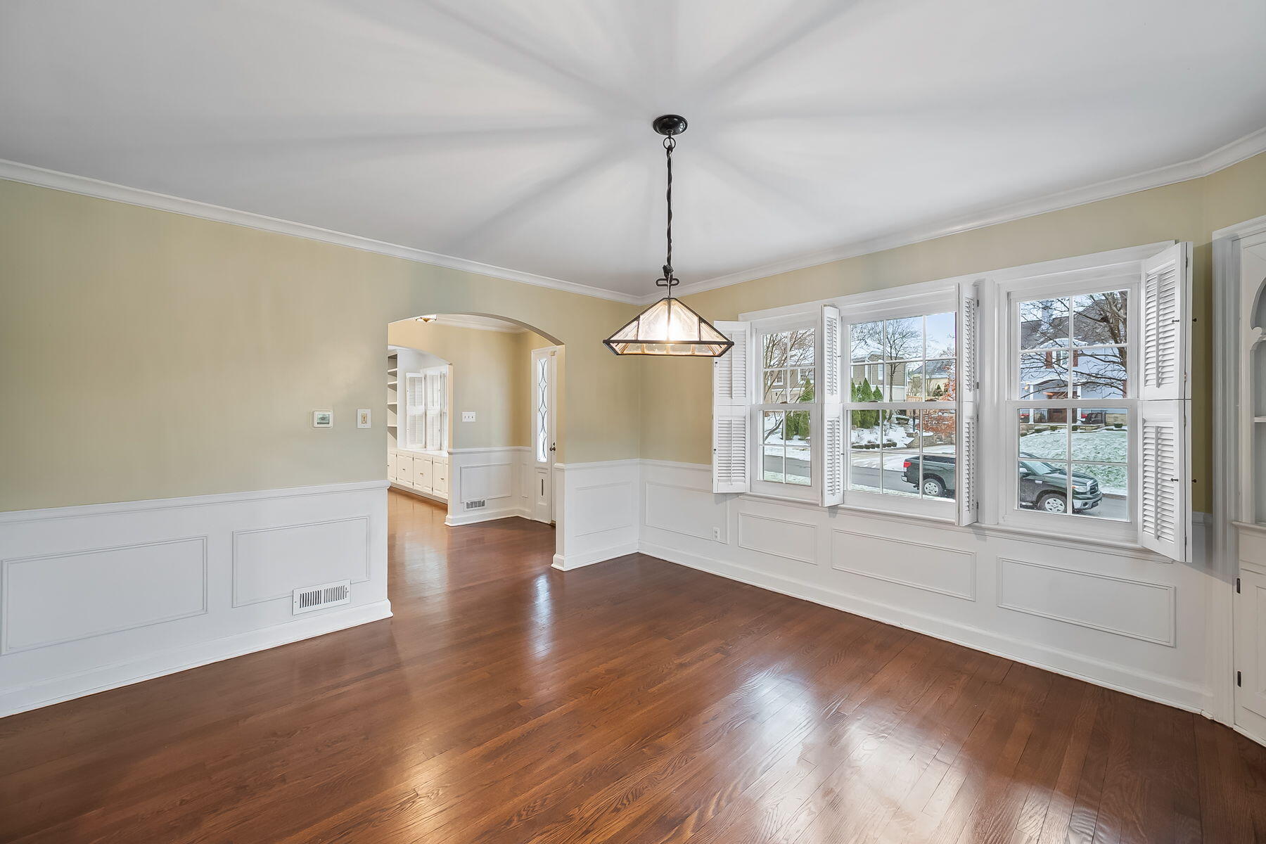 2295 Oxford Road, Upper Arlington, Ohio 43221