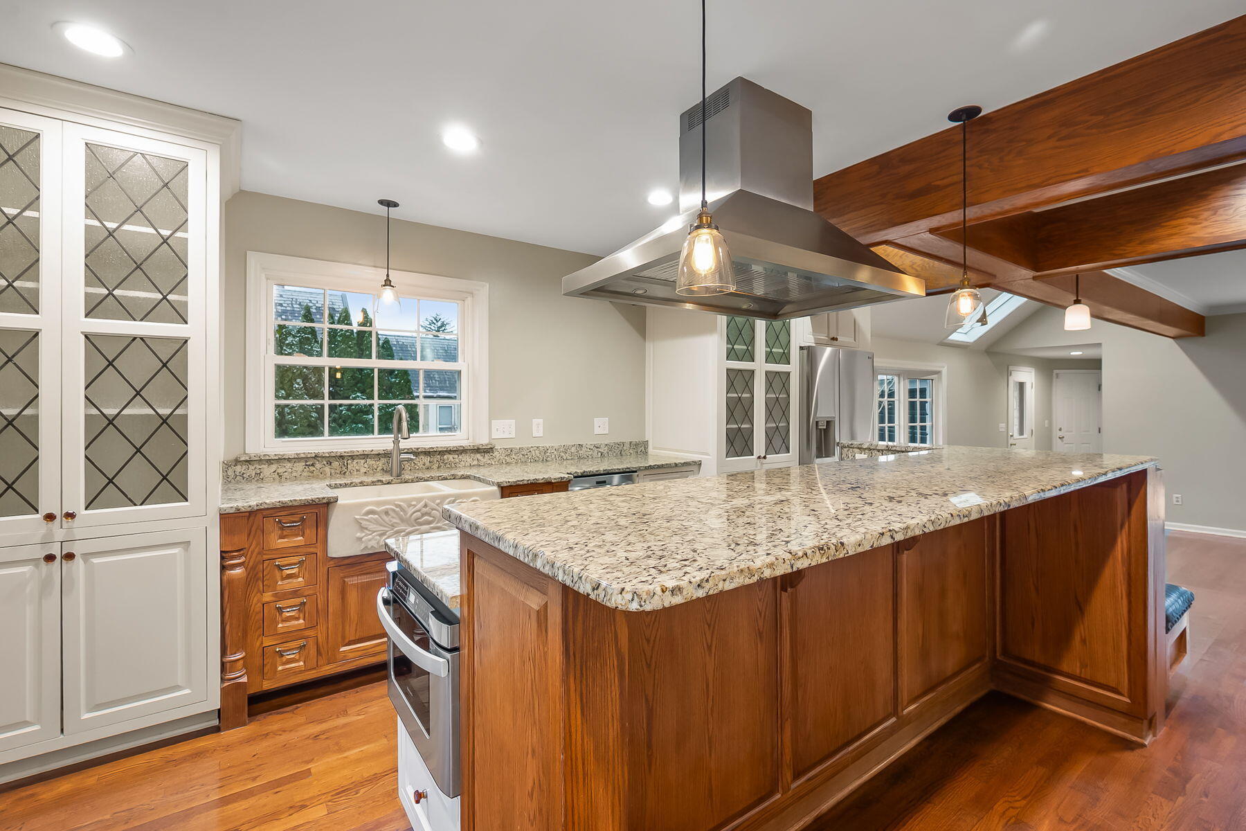 2295 Oxford Road, Upper Arlington, Ohio 43221