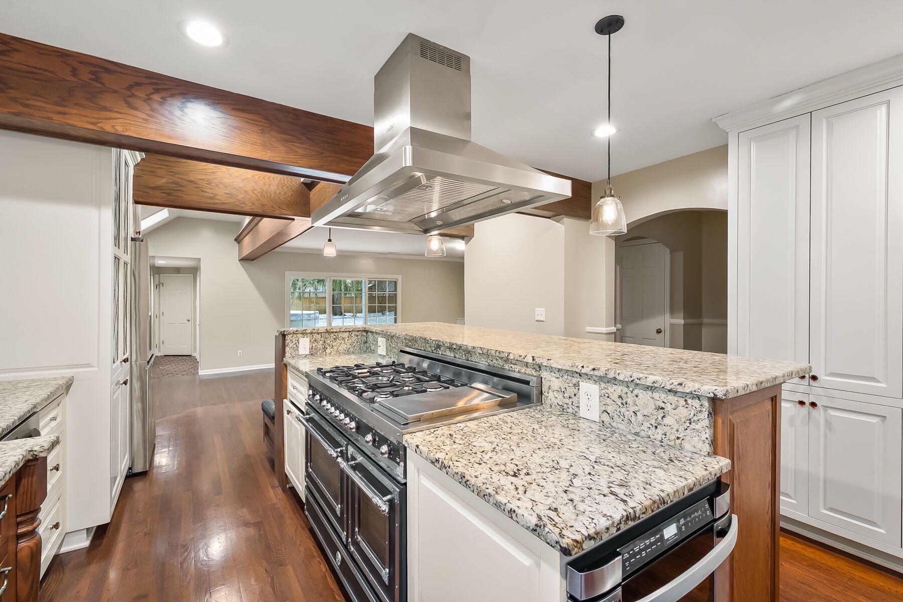 2295 Oxford Road, Upper Arlington, Ohio 43221