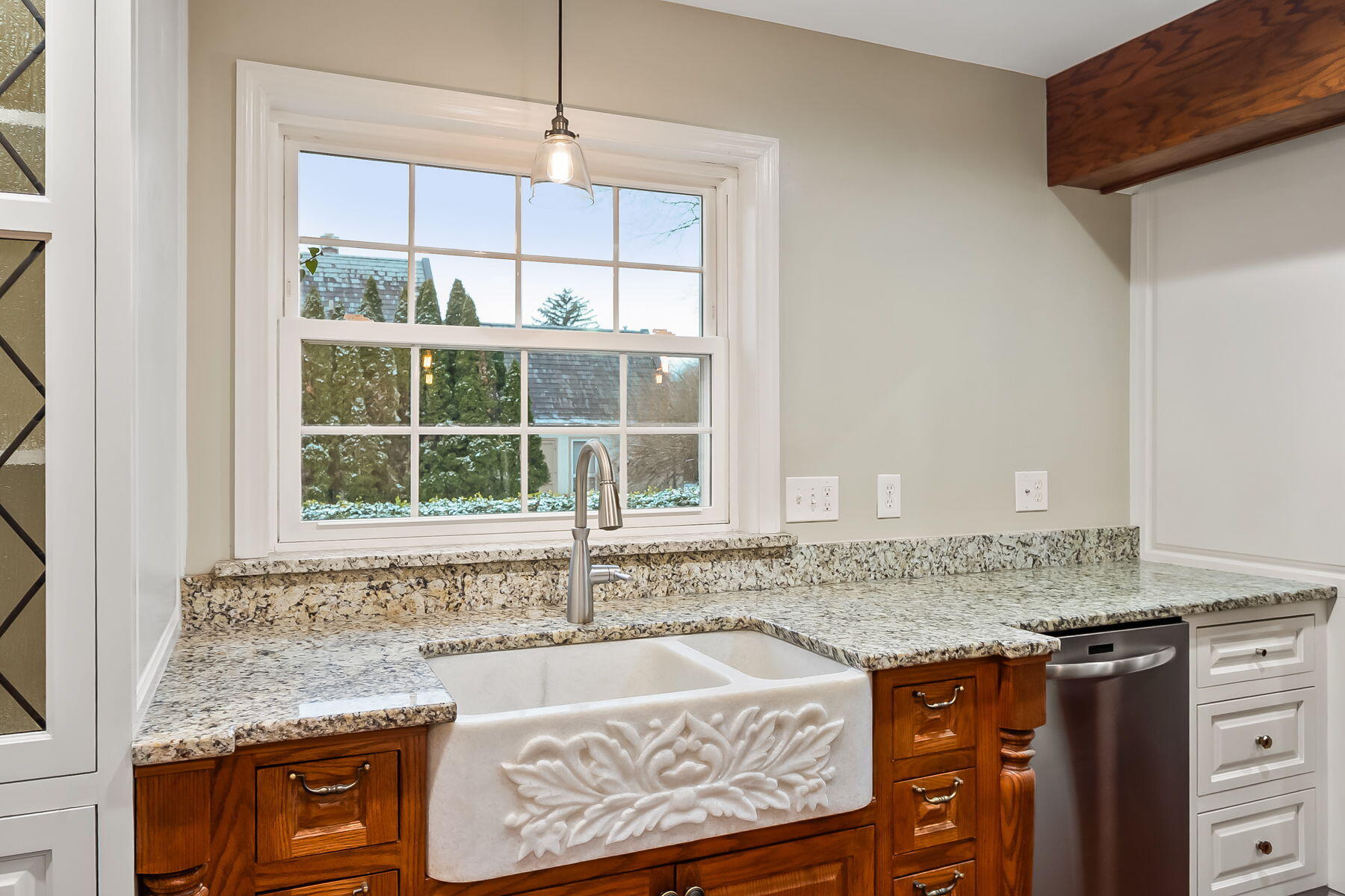 2295 Oxford Road, Upper Arlington, Ohio 43221